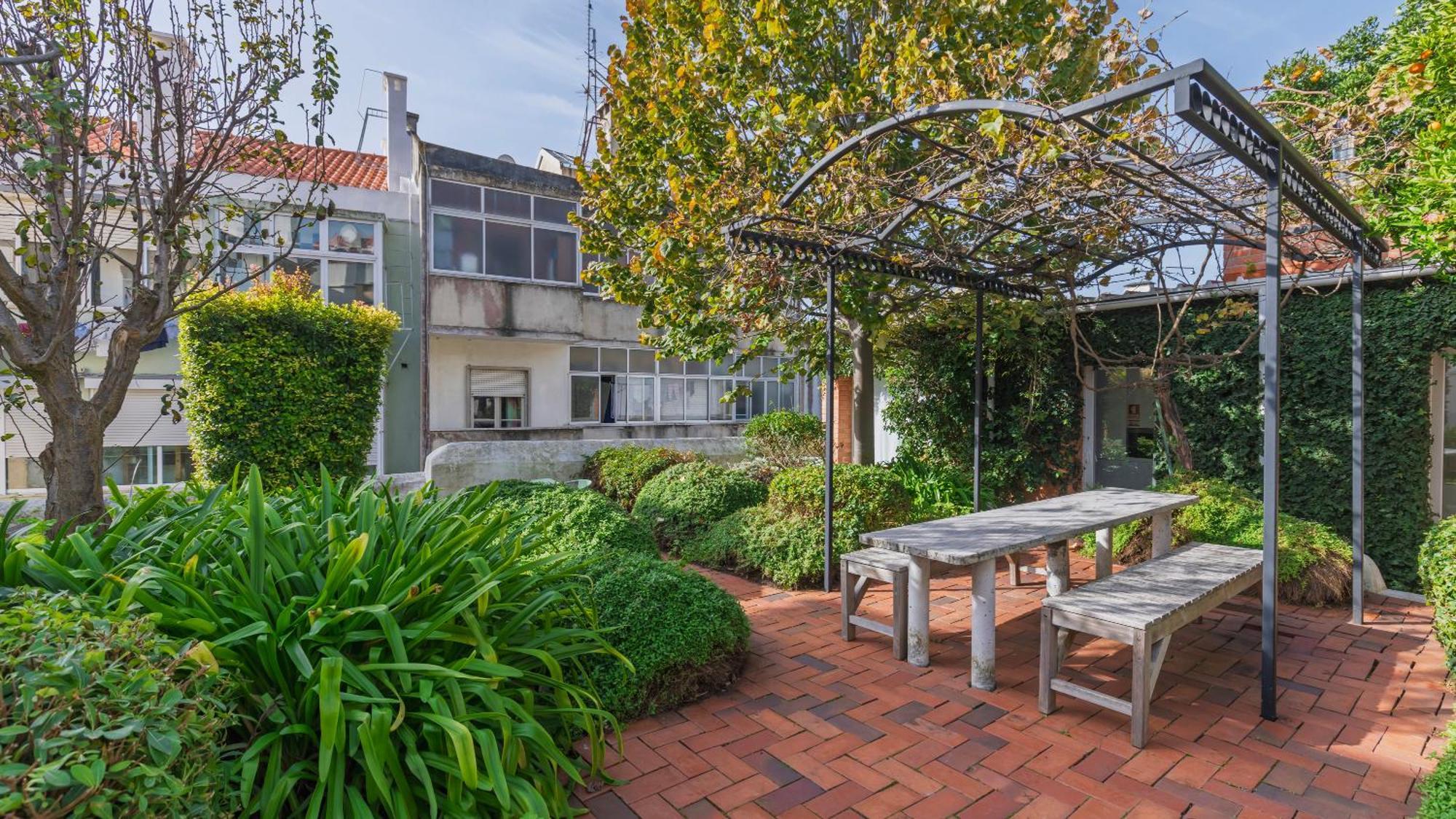 1bdr With Garden View By Lovelystay *