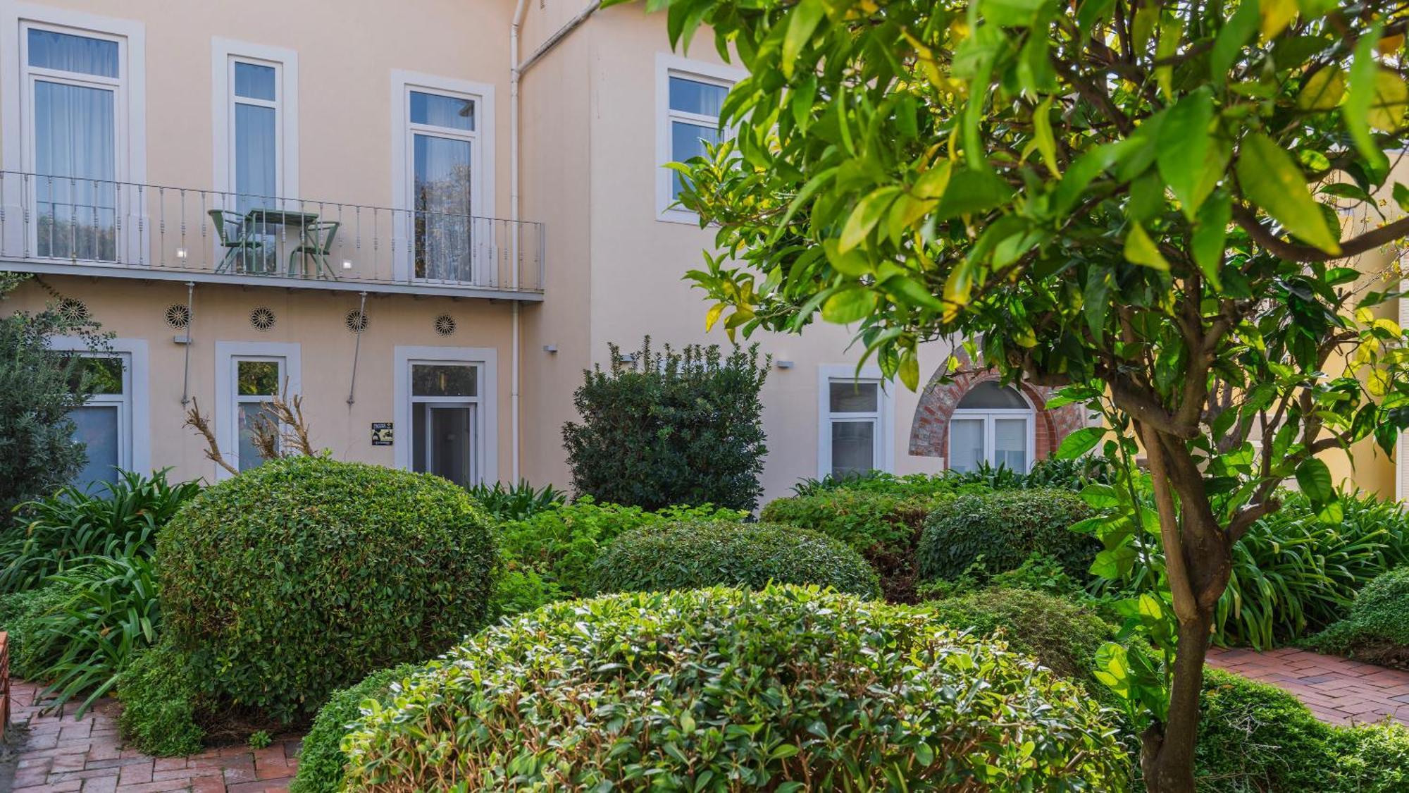 Apartment 1bdr With Garden View By Lovelystay