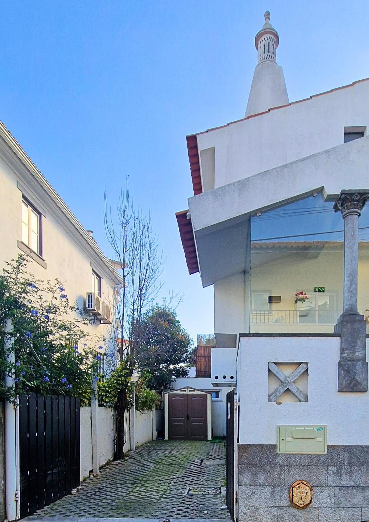 Art 4 Guest house *