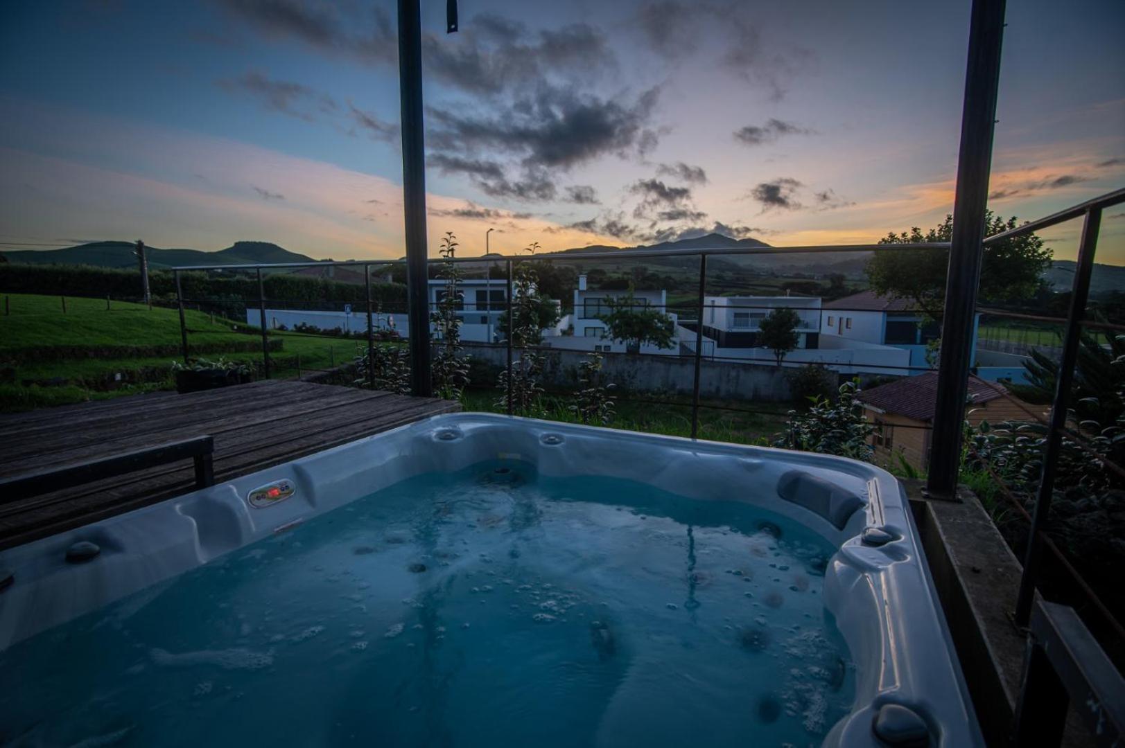 Pousada Com Jacuzzi E Estacionamento