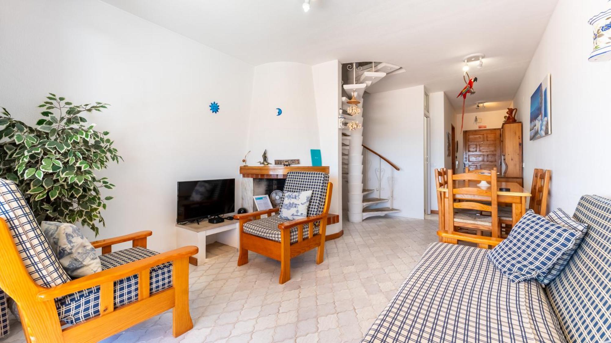 Apartamento Typical T2 In W/ Balcony By Lovelystay *