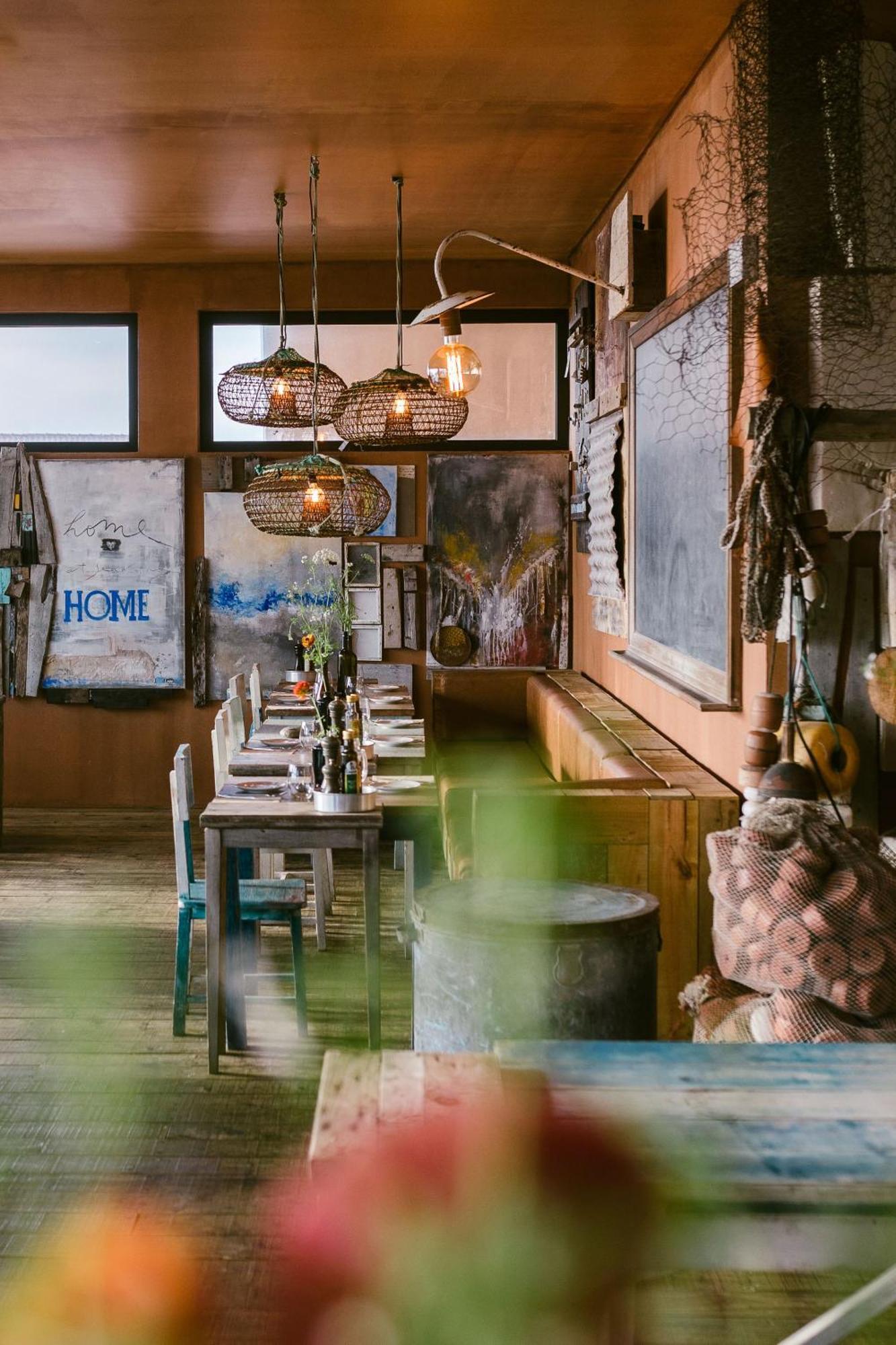 Noah Surf House Portugal *