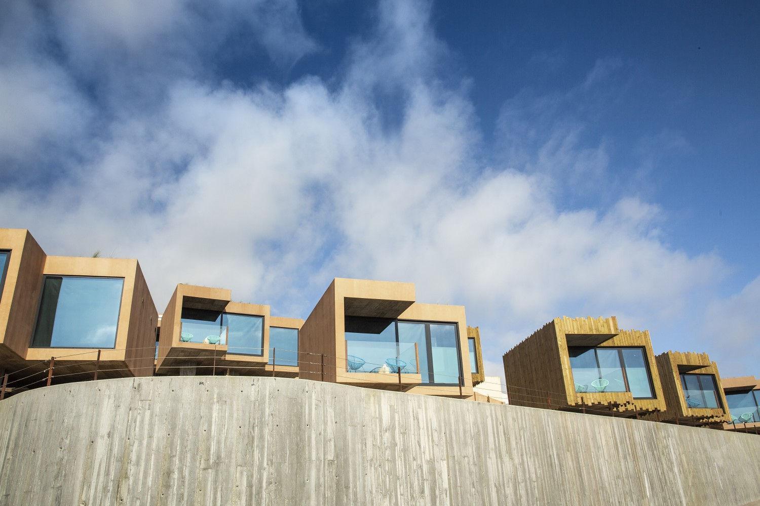 Noah Surf House Portugal *