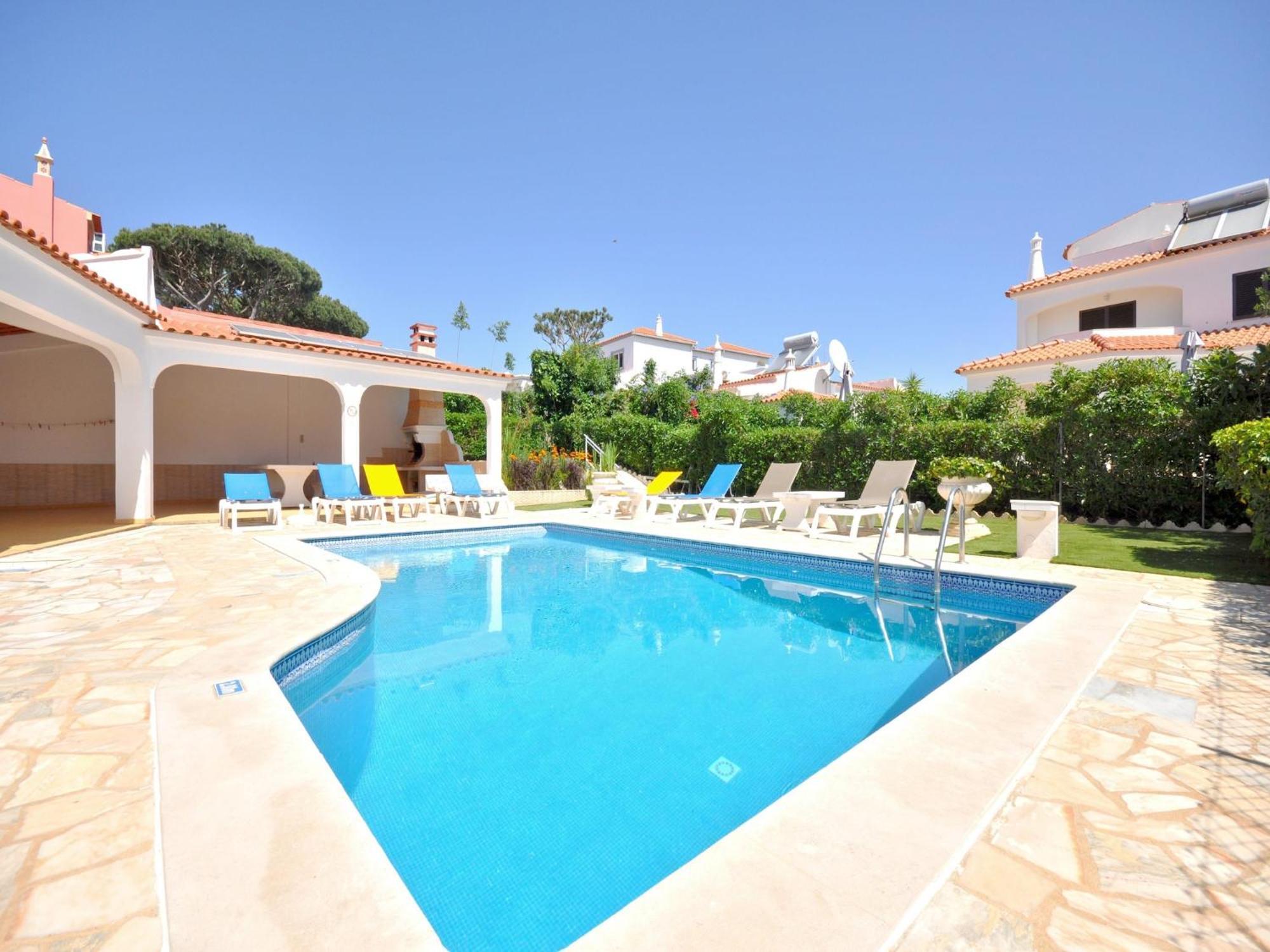Spacious In The Typical Portuguese Style With Private Swimming Pool Near Holiday home