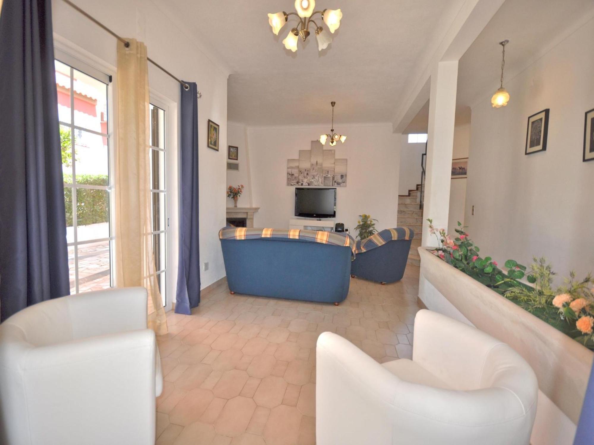 Holiday home Spacious In The Typical Portuguese Style With Private Swimming Pool Near