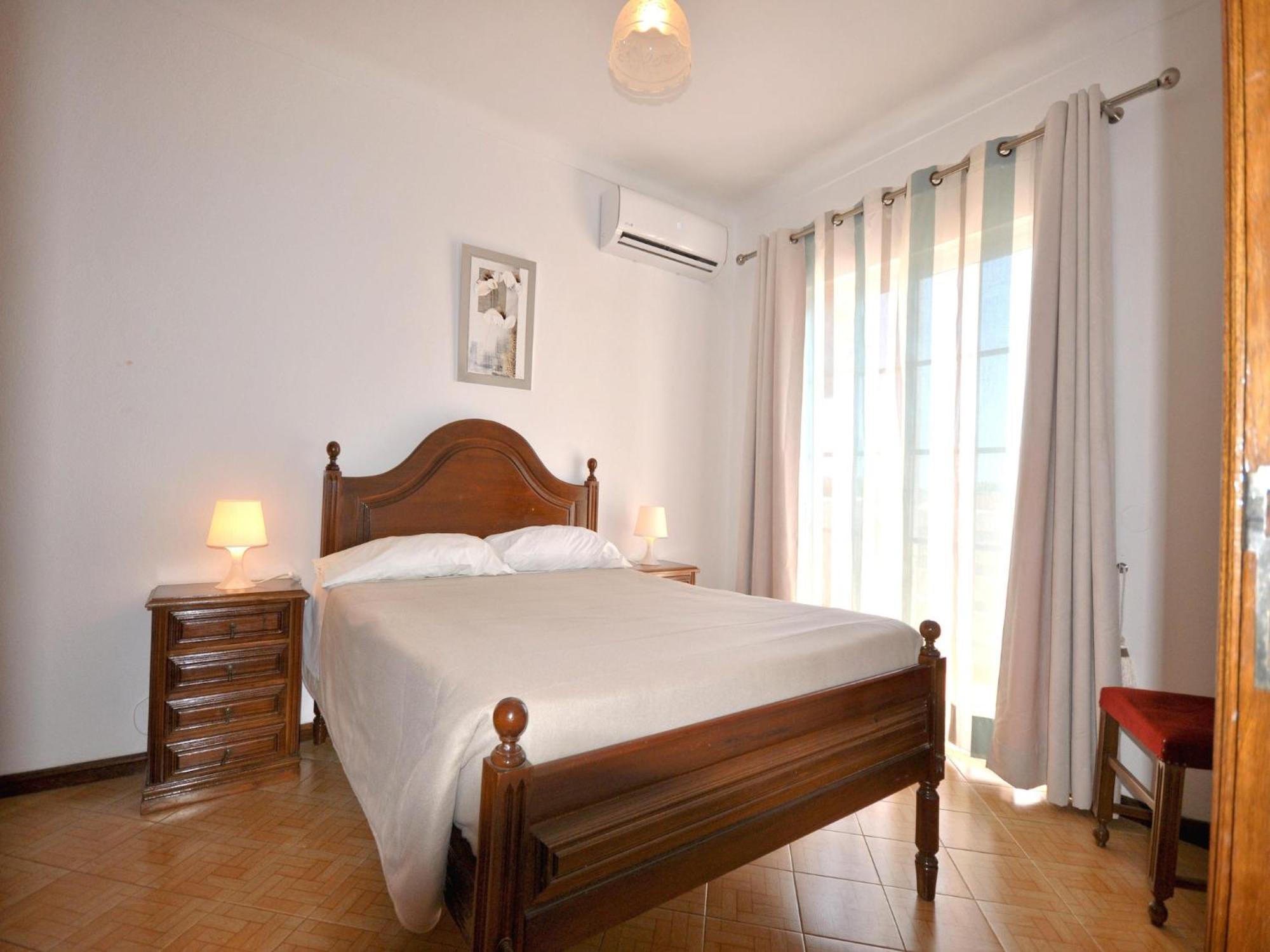 Spacious In The Typical Portuguese Style With Private Swimming Pool Near *