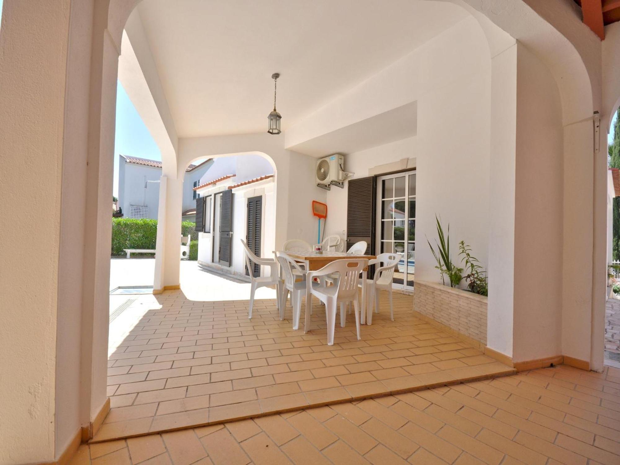Spacious In The Typical Portuguese Style With Private Swimming Pool Near