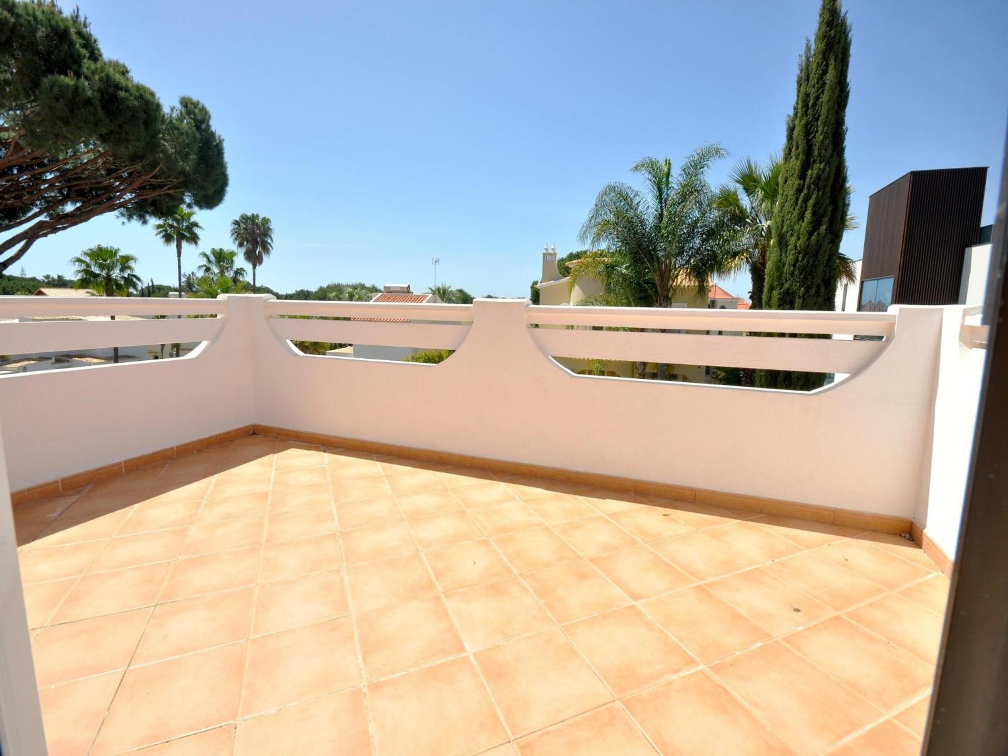Holiday home Spacious In The Typical Portuguese Style With Private Swimming Pool Near