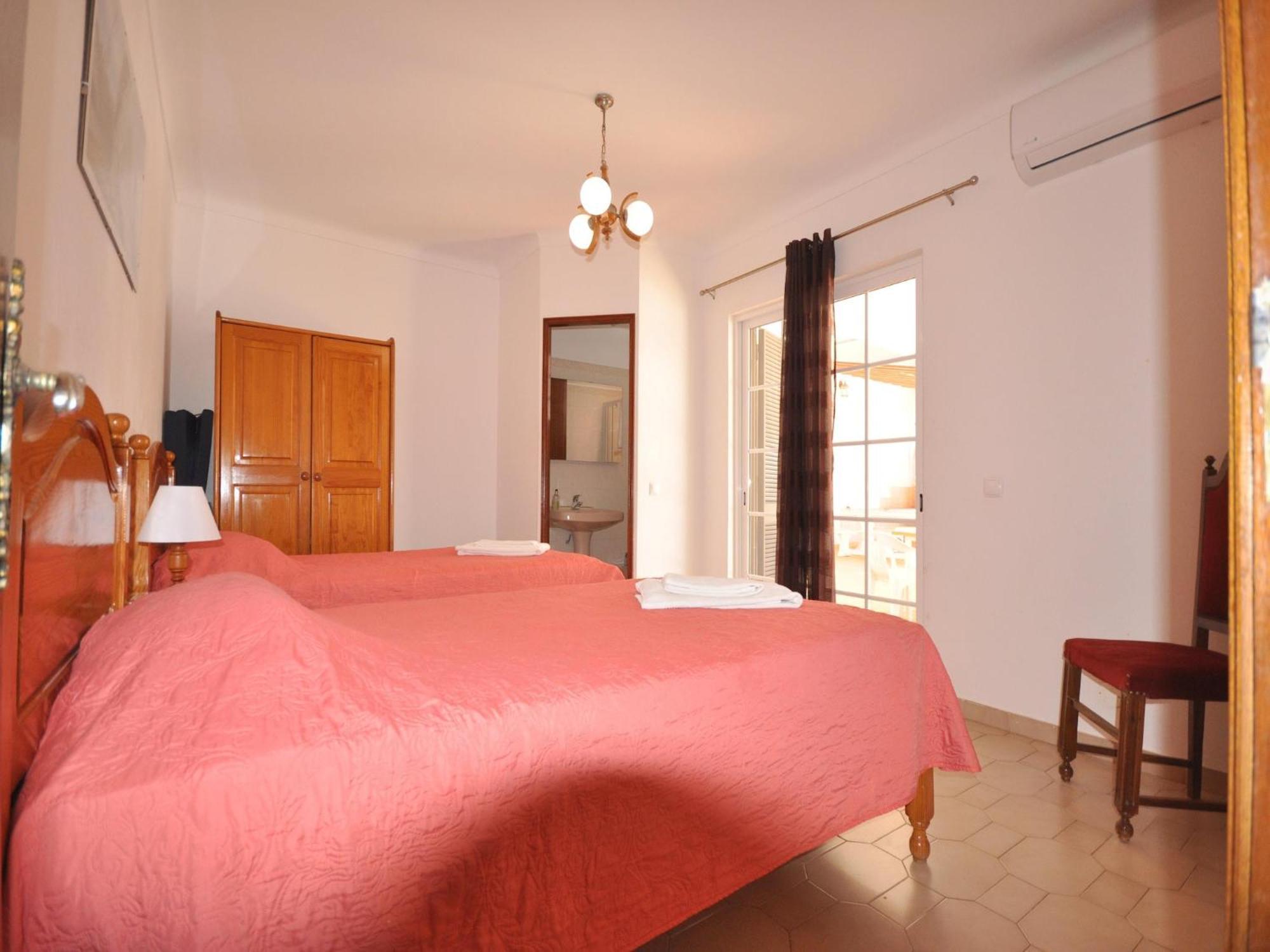 Holiday home Spacious In The Typical Portuguese Style With Private Swimming Pool Near *