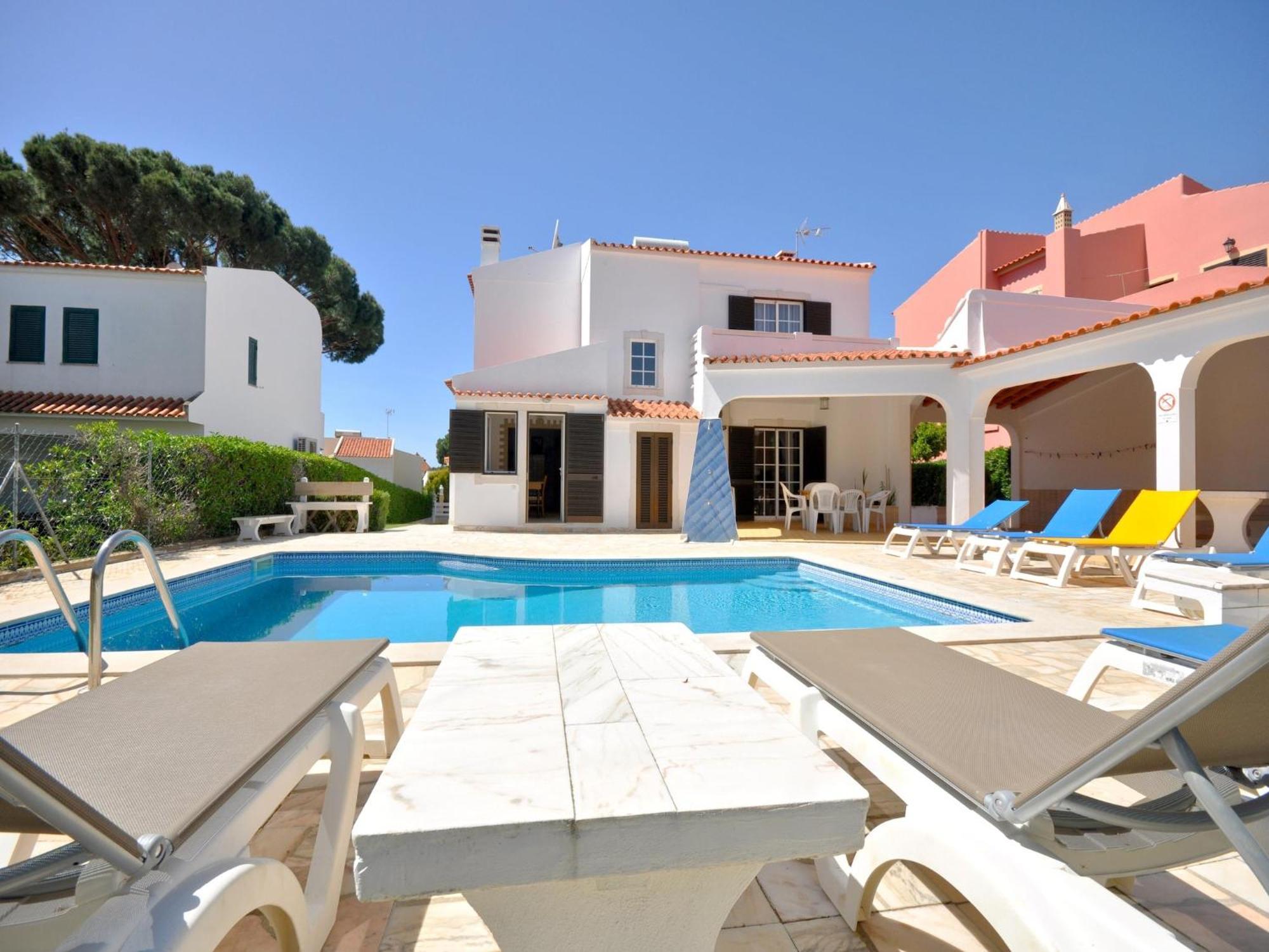 Holiday home Spacious In The Typical Portuguese Style With Private Swimming Pool Near Vilamoura