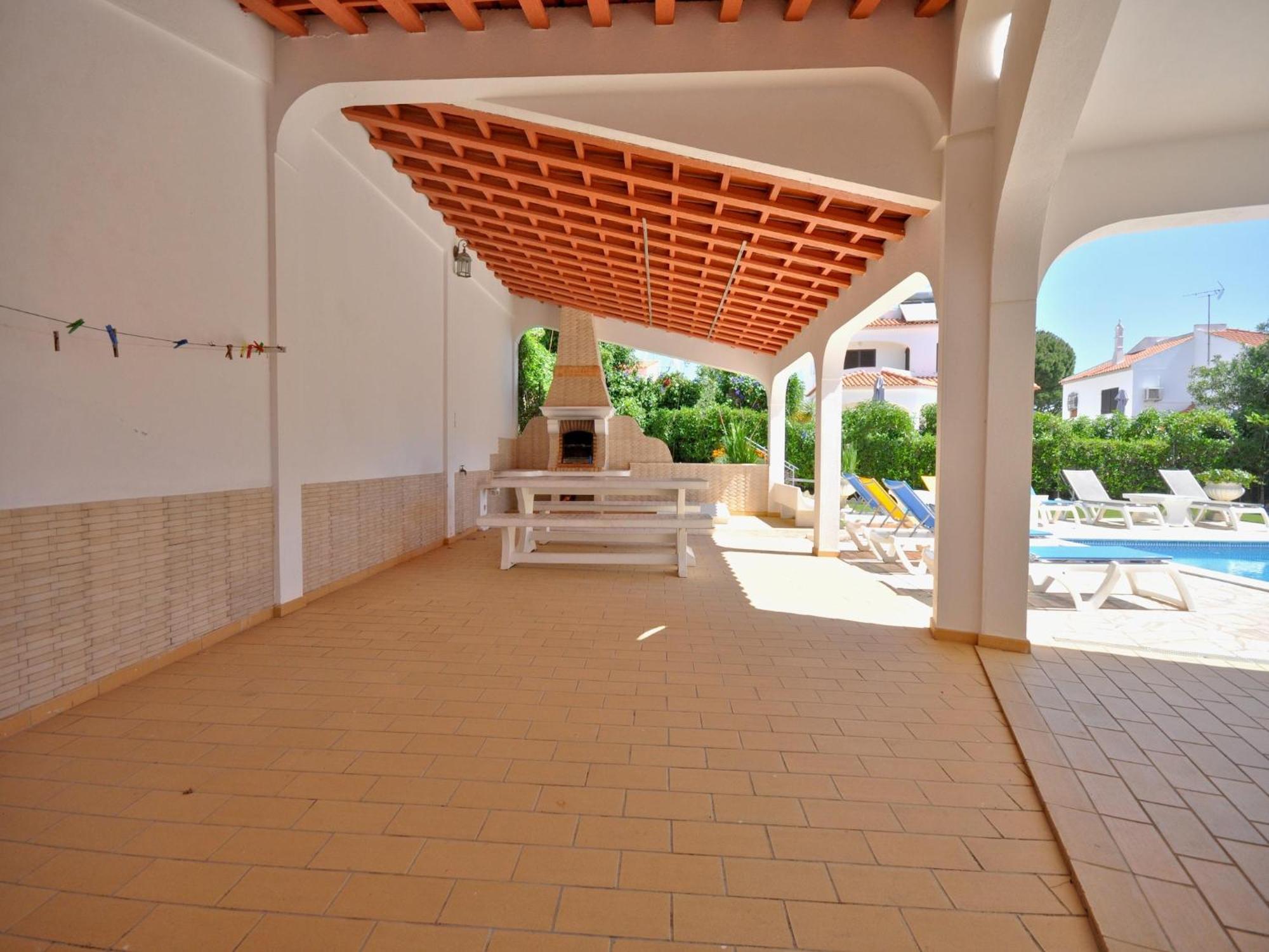 Spacious In The Typical Portuguese Style With Private Swimming Pool Near
