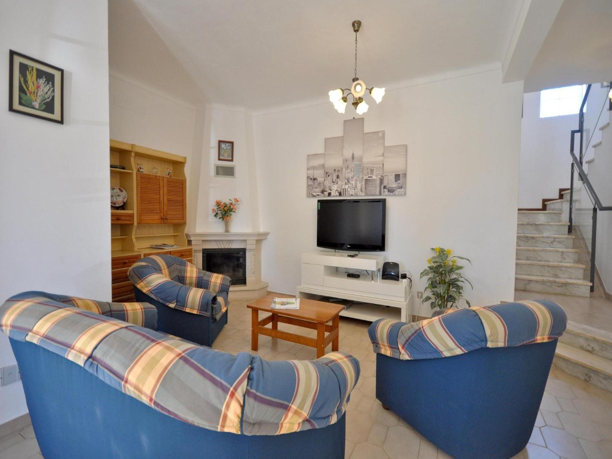 Holiday home Spacious In The Typical Portuguese Style With Private Swimming Pool Near