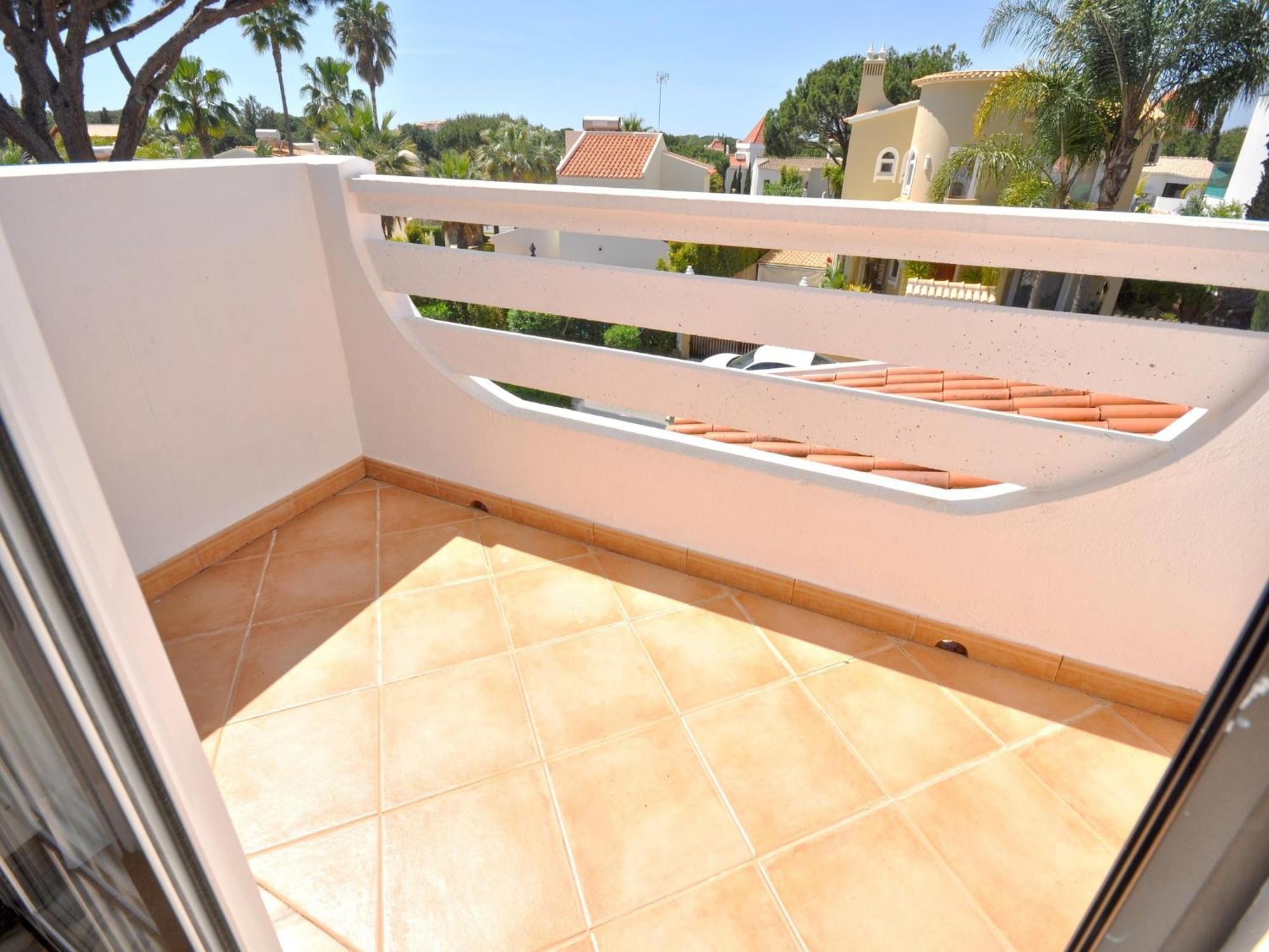 Spacious In The Typical Portuguese Style With Private Swimming Pool Near