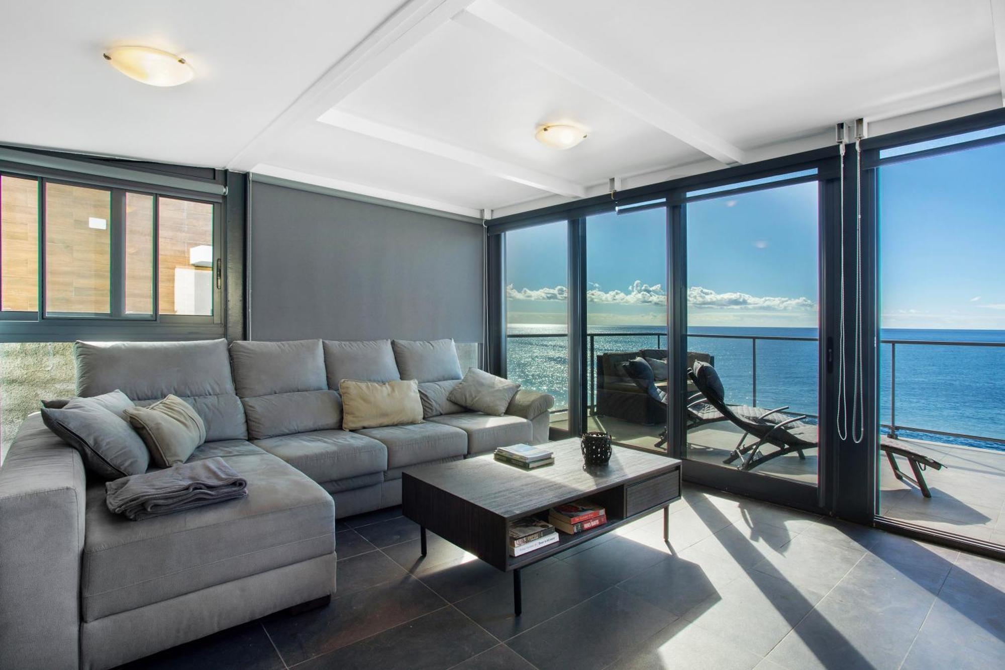 The Wave House - Seaside Haven