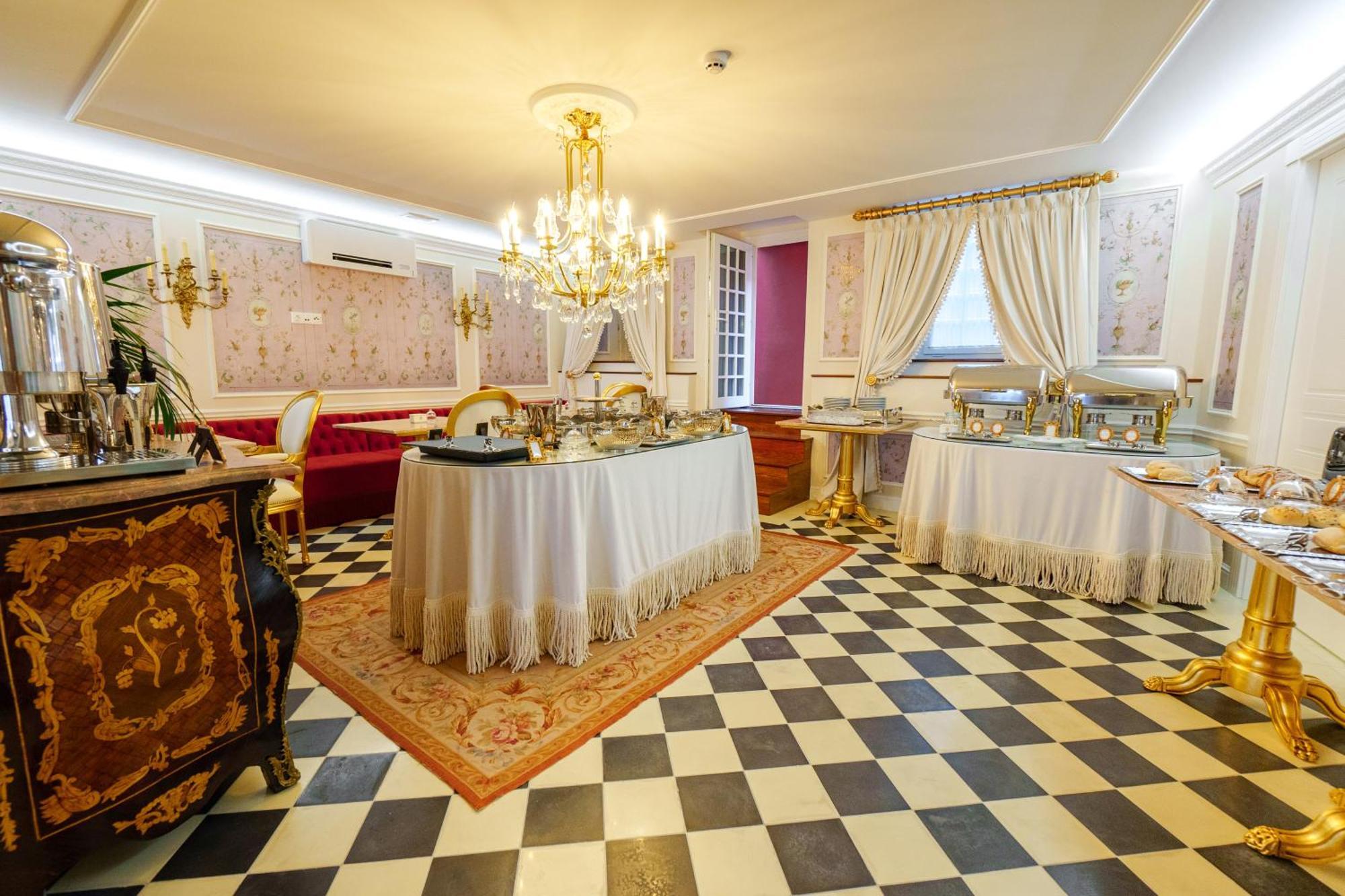 Hotel Boutique Teatro 4*