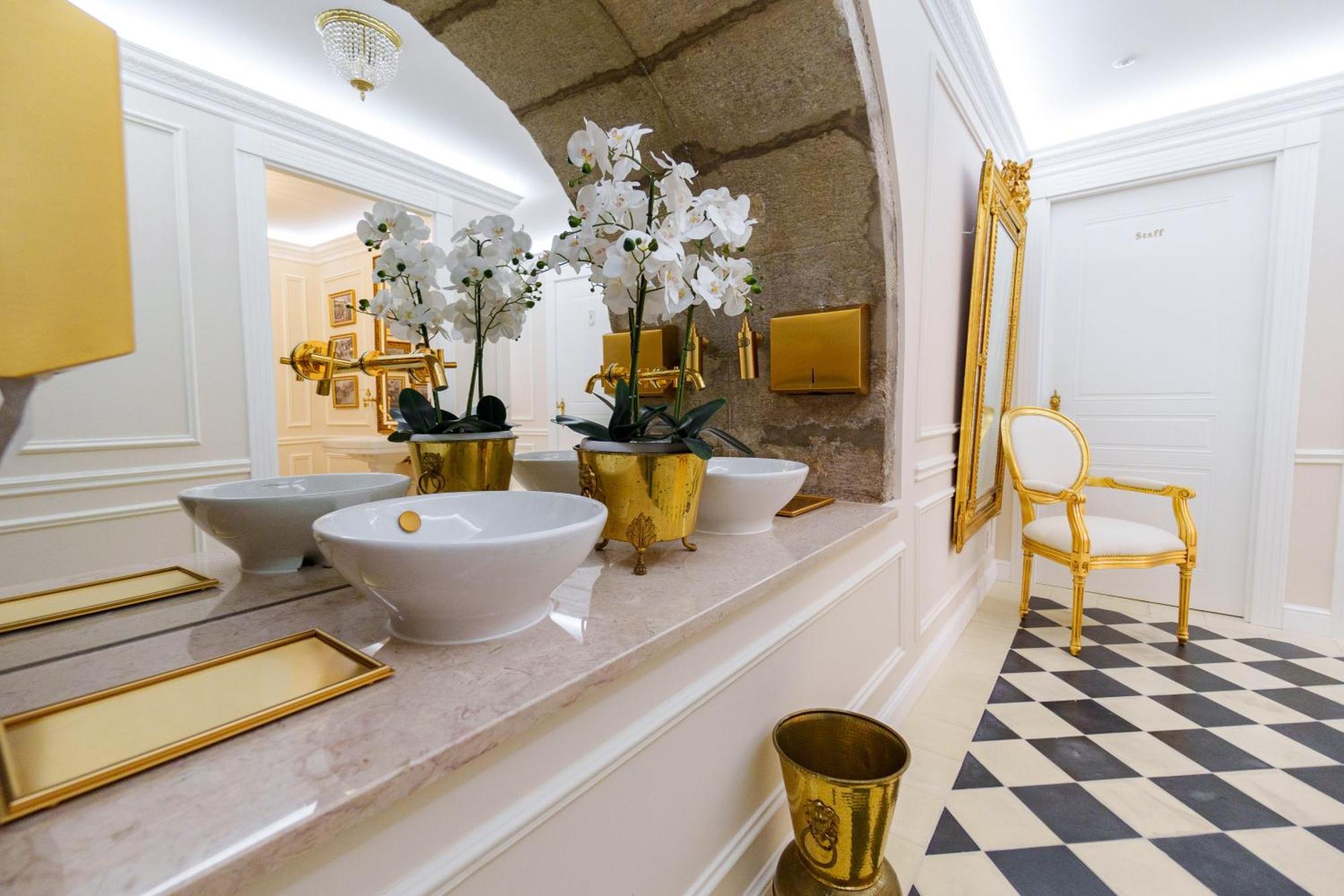 Boutique Teatro 4*