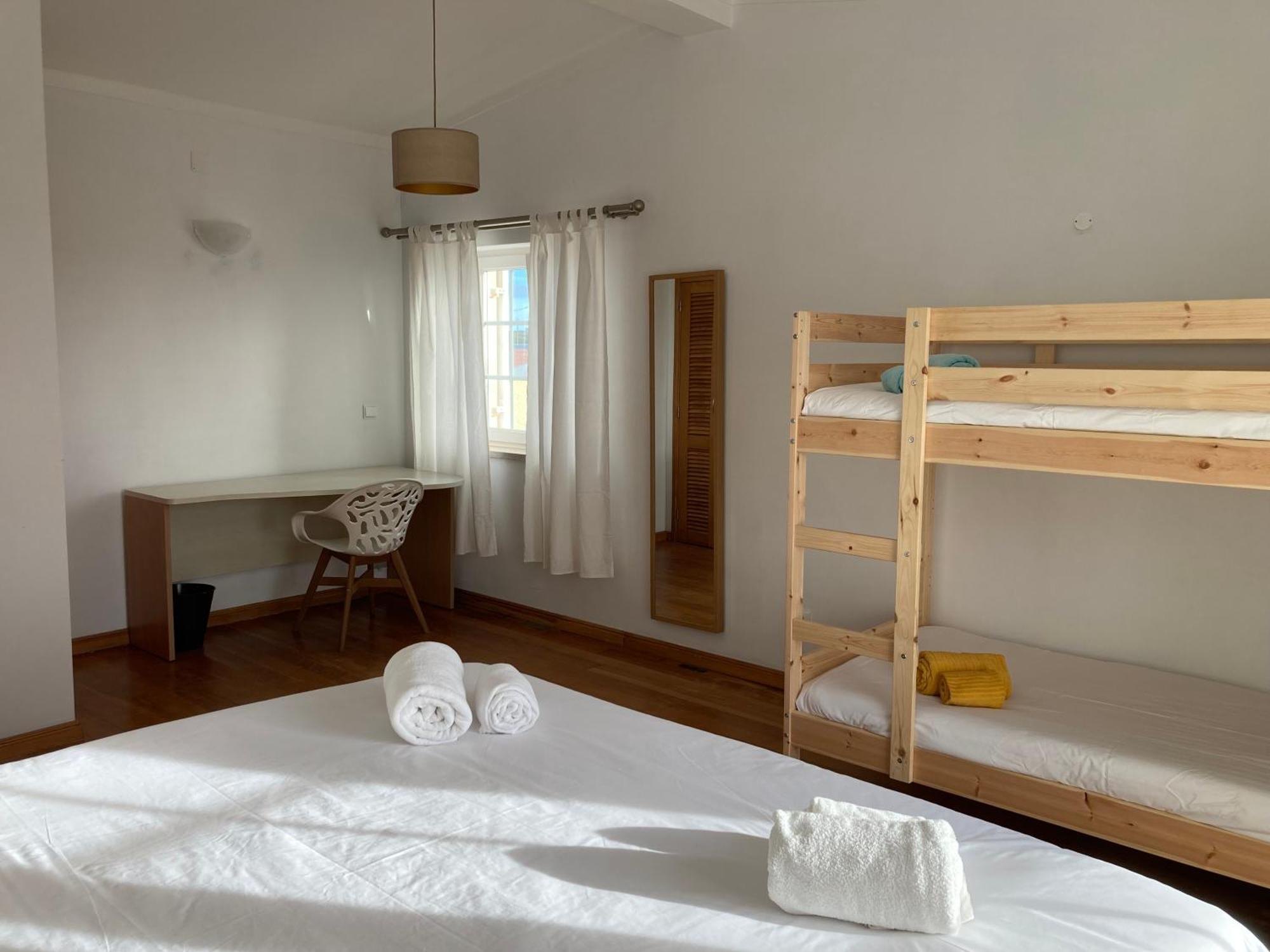 Hostel Freesurfcamp & *