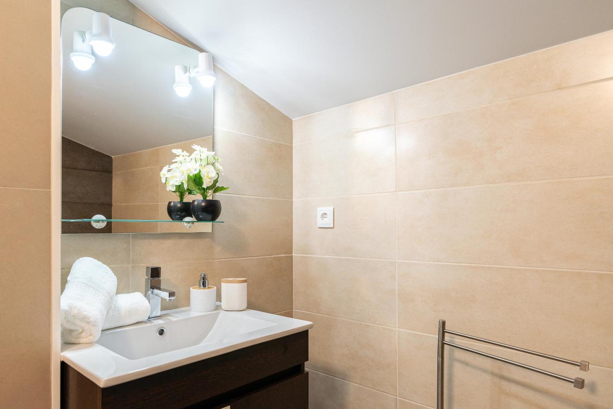 Apartment Ana's View, Cozy Apartment, Ac, Sea View & Parking Arco da Calheta (Madeira)