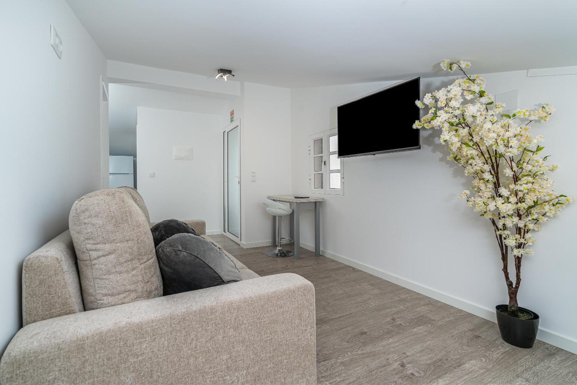 Ana's View, Cozy Apartment, Ac, Sea View & Parking Apartment
