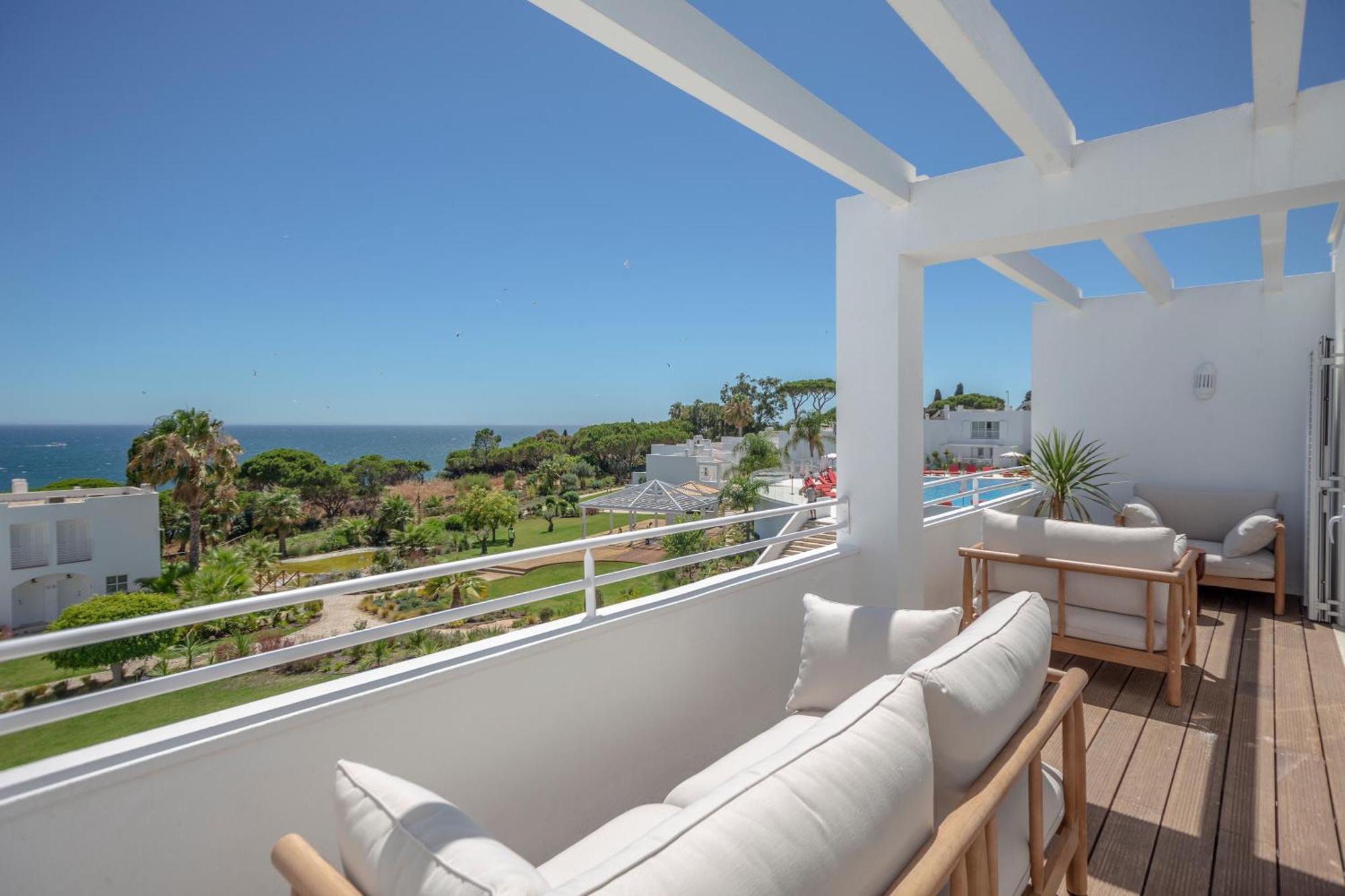 D'agua Beachfront