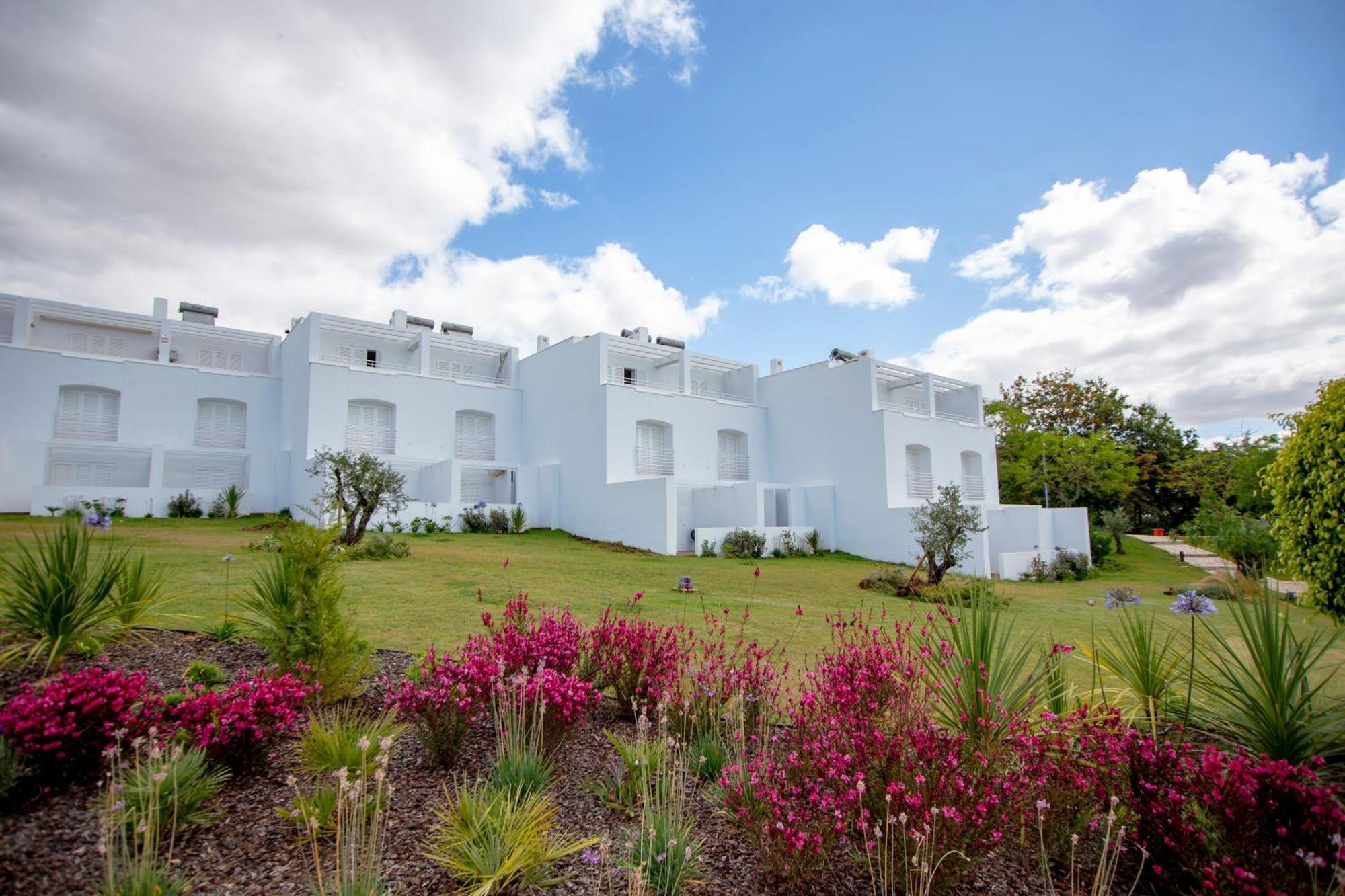 D'agua Beachfront 4* Olhos de Agua (Albufeira)