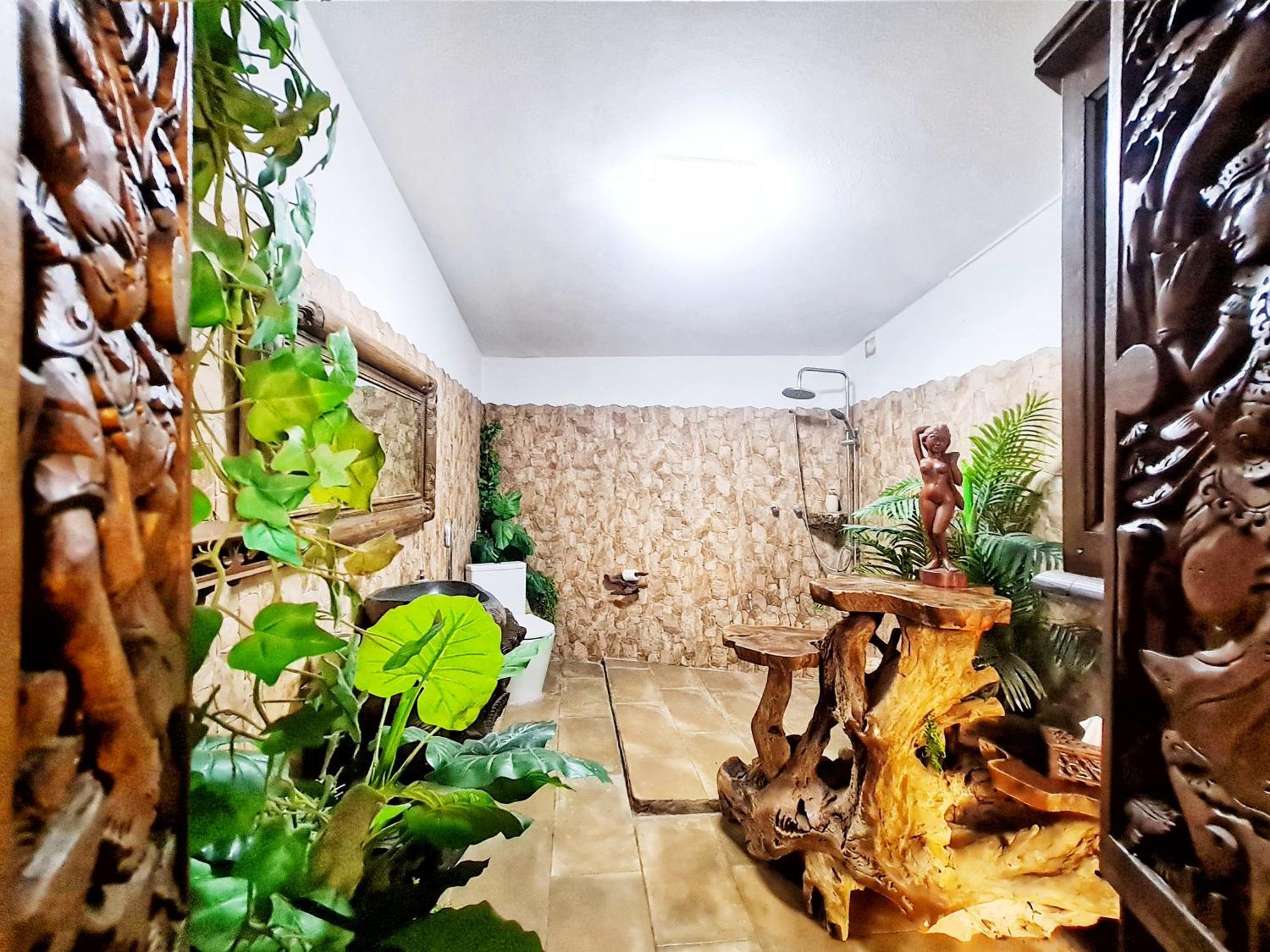 Villa Paraiso - Naturism Optional Adults Only Bed & Breakfast Porches (Algarve)