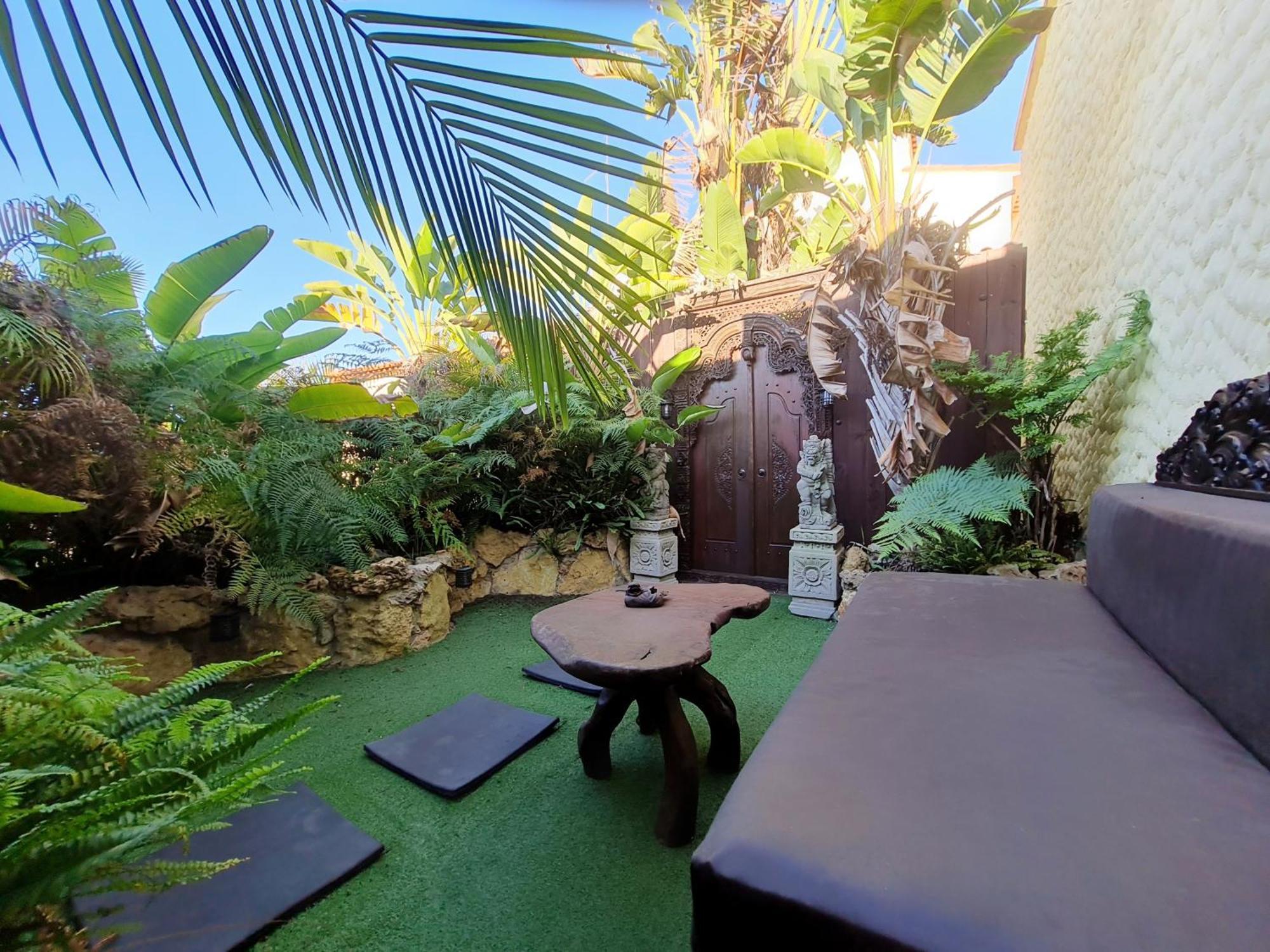 Bed & Breakfast Villa Paraiso - Naturism Optional Adults Only 4*