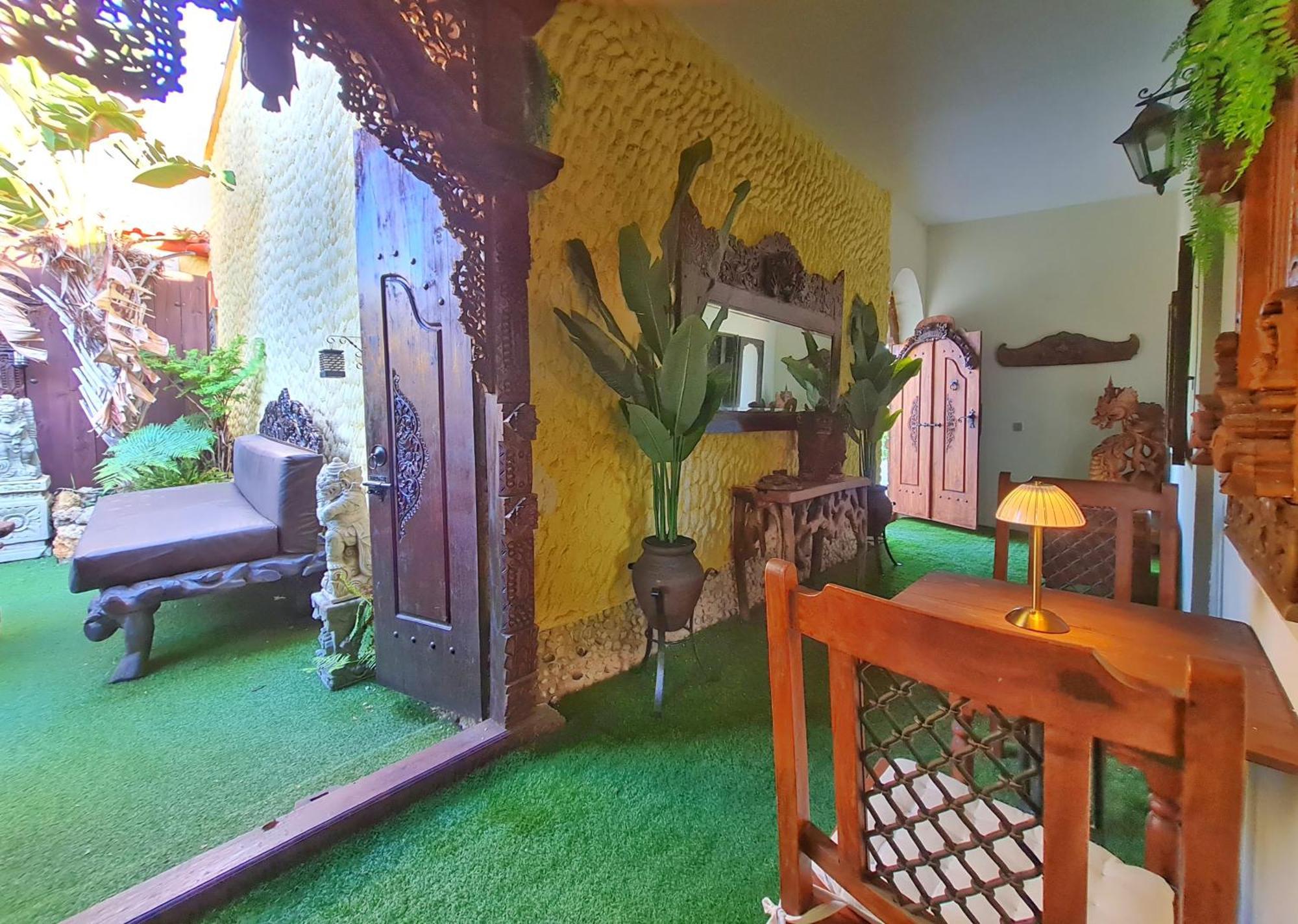 Villa Paraiso - Naturism Optional Adults Only Bed & Breakfast Porches (Algarve)