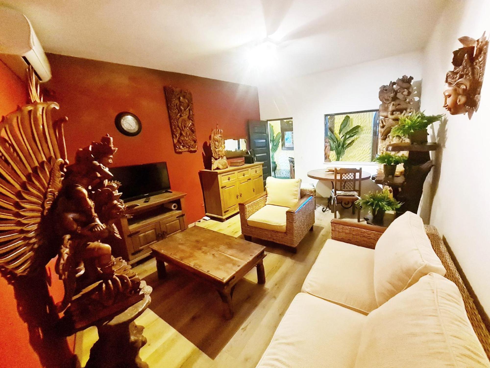 Bed & Breakfast Villa Paraiso - Naturism Optional Adults Only