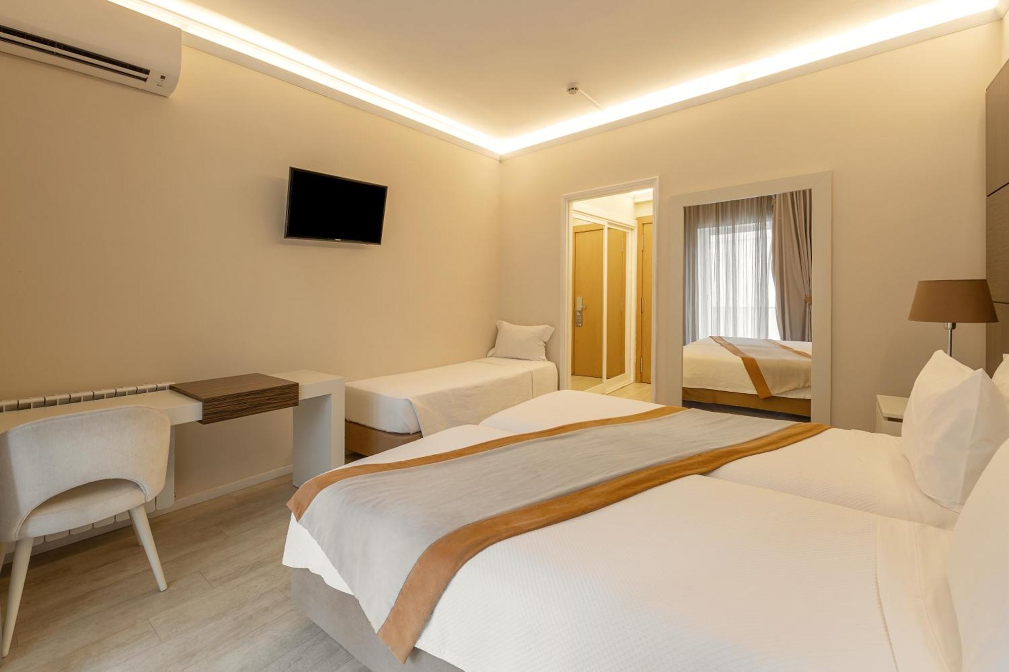 Lido Hotel 3*
