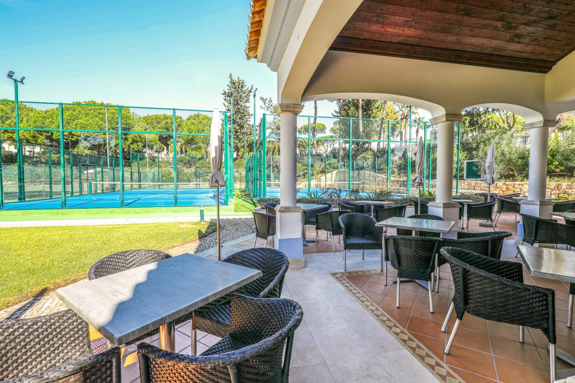 Four Seasons Country Club Resort