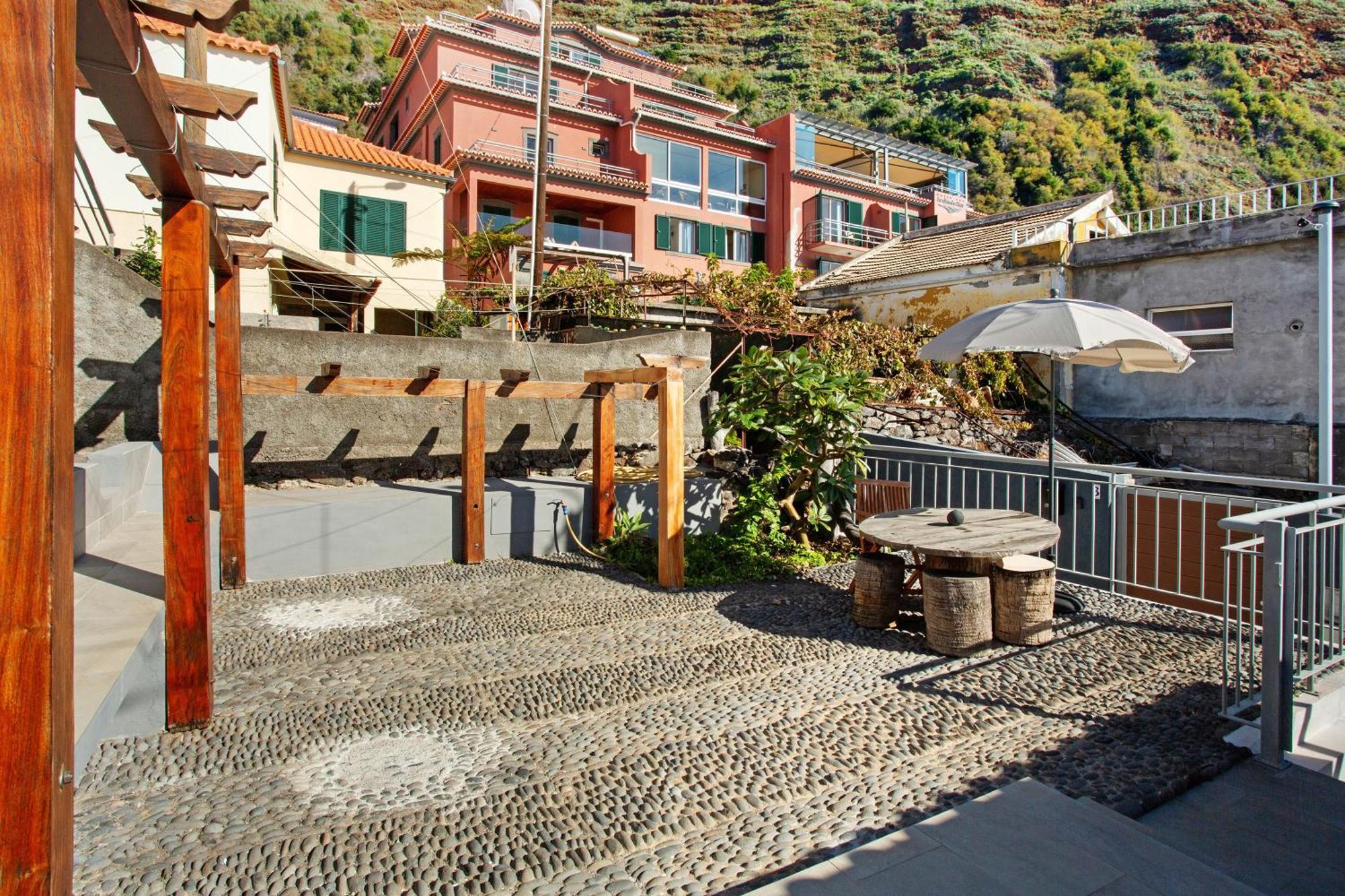 The Wave House - Two Bedroom Flat