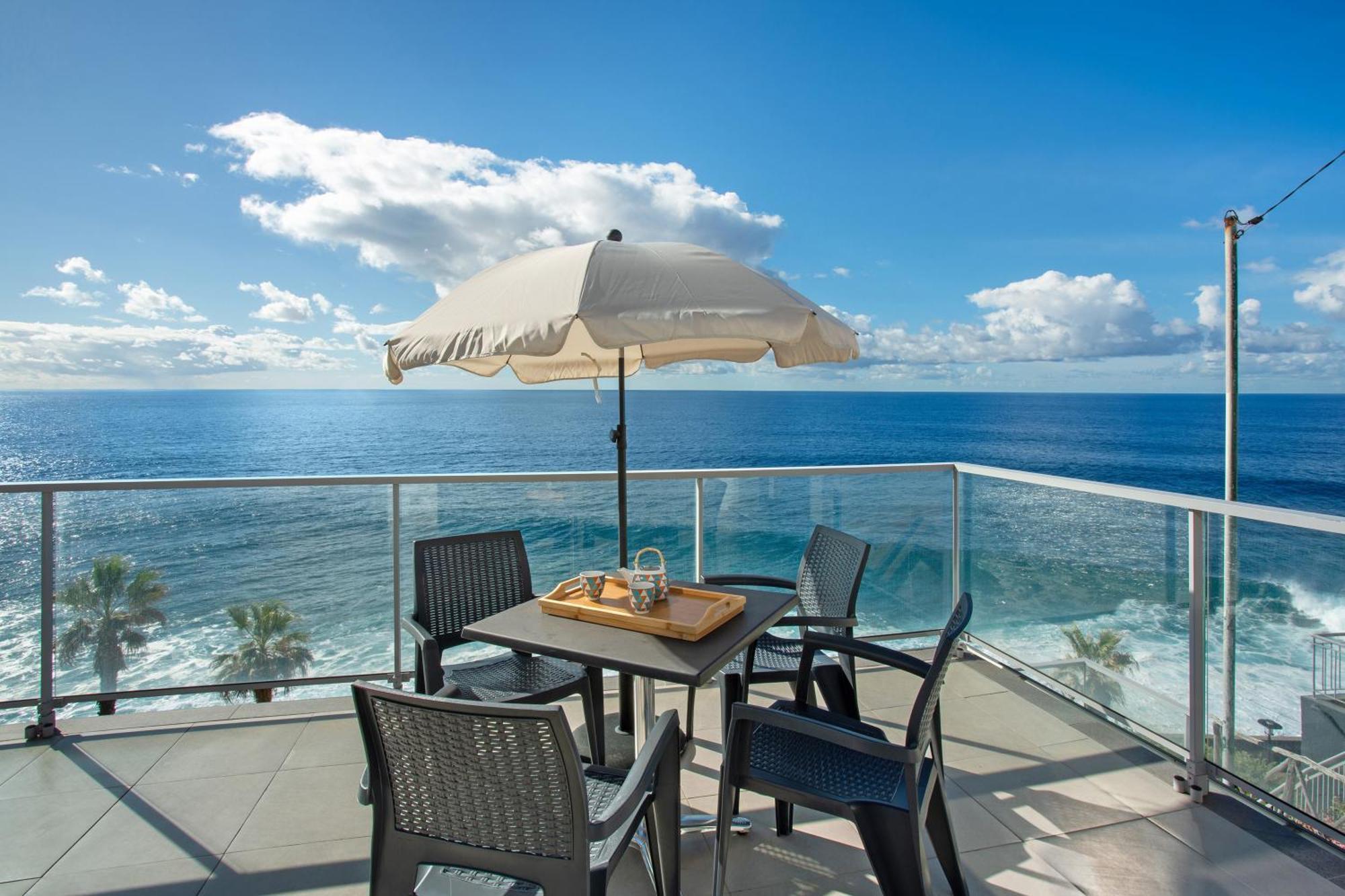 The Wave House - Two Bedroom Flat *