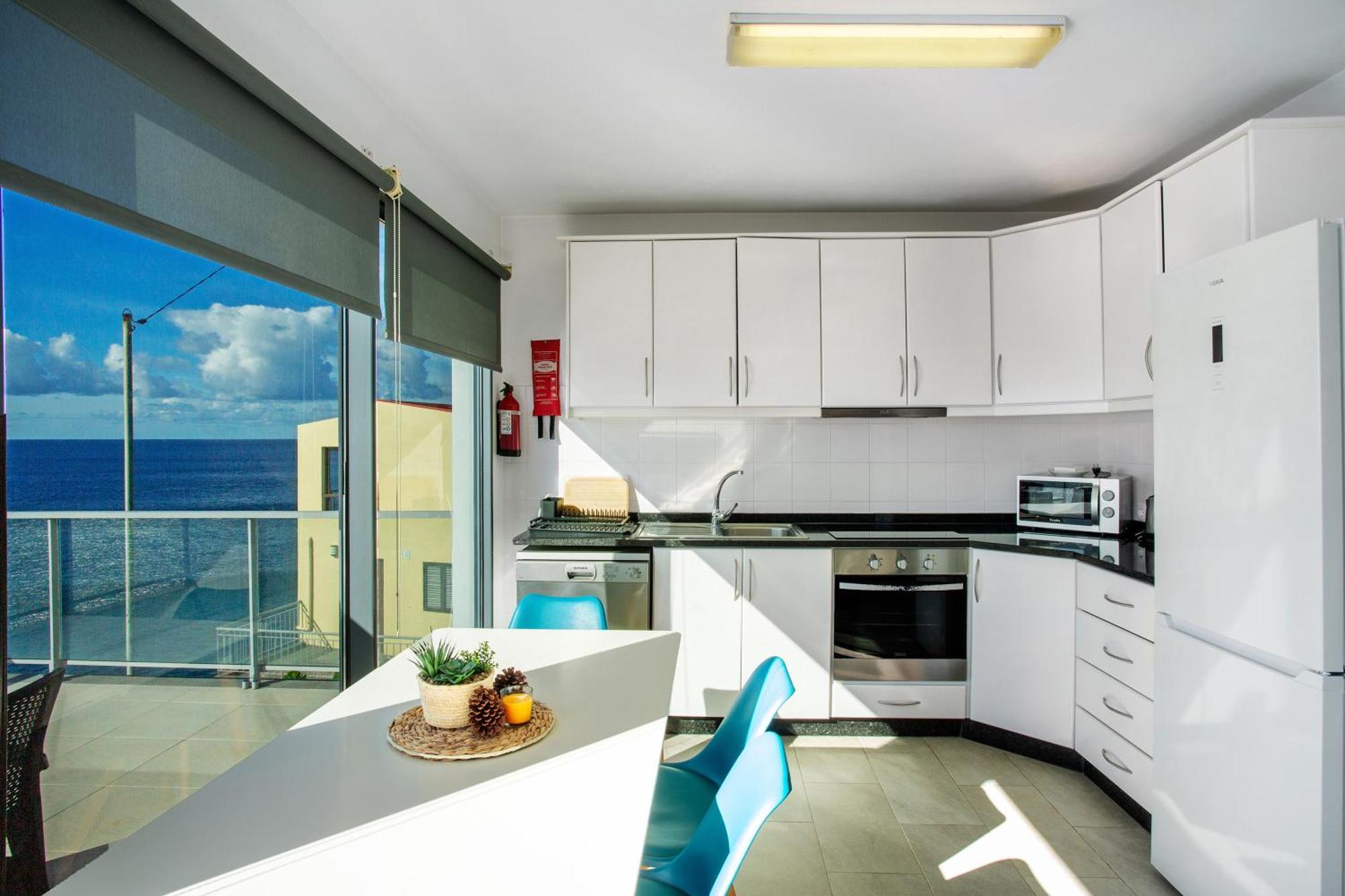 The Wave House - Two Bedroom Flat *