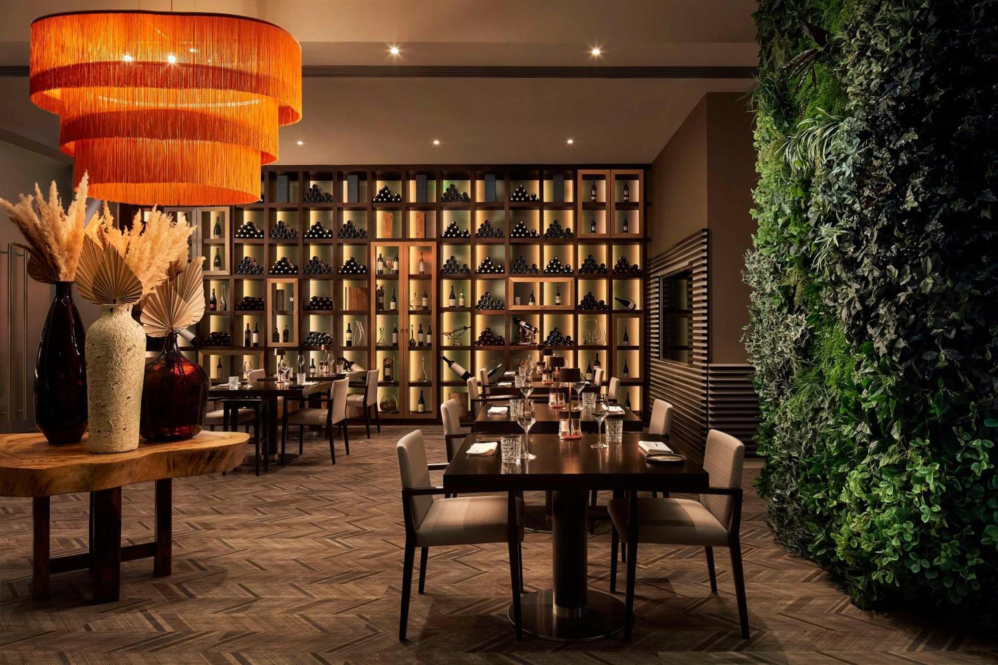 Hotel Tivoli Marina 5*