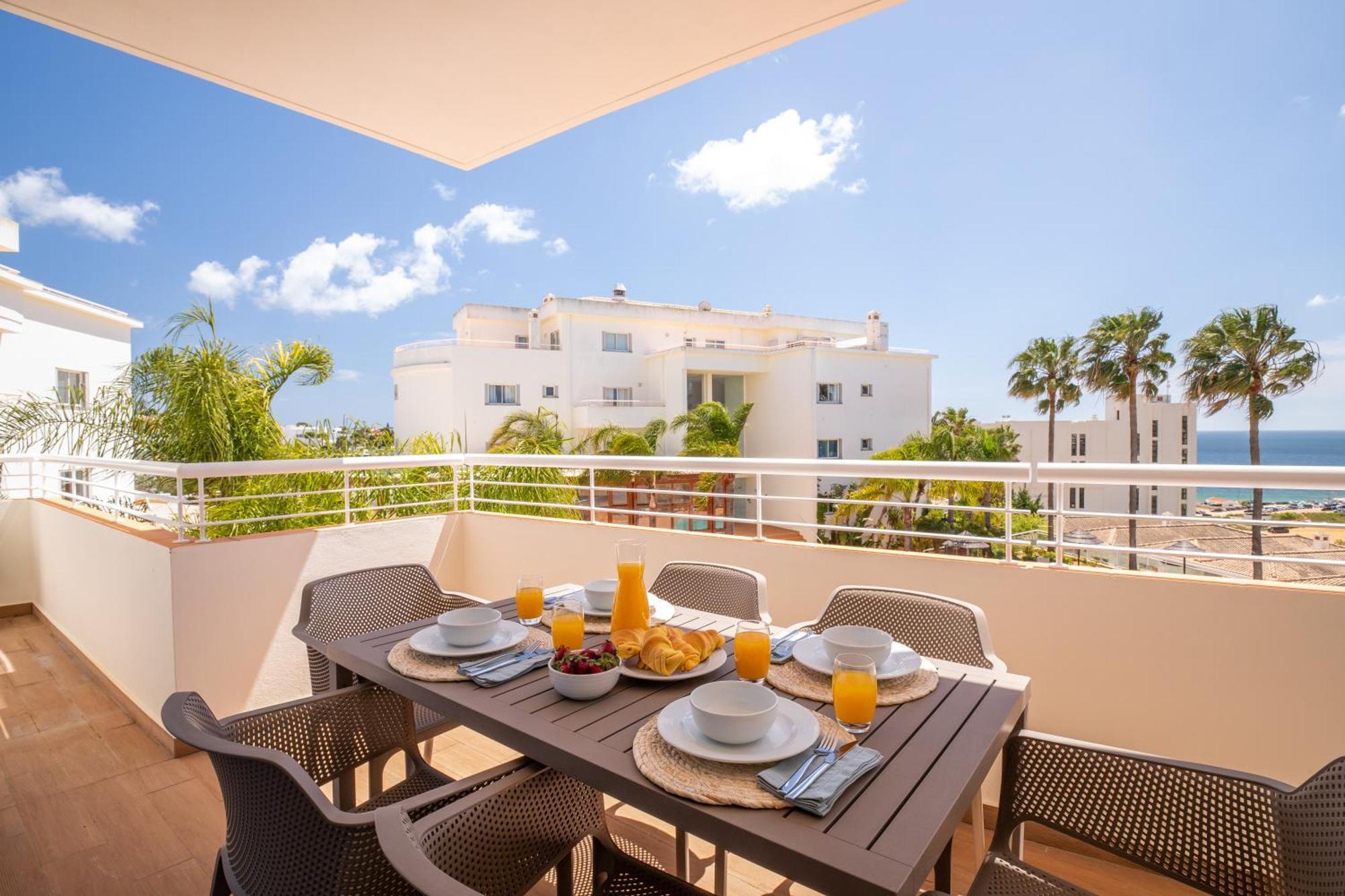 Yellow Ocean View, Porto De Mos Vr38 Apartment Lagos