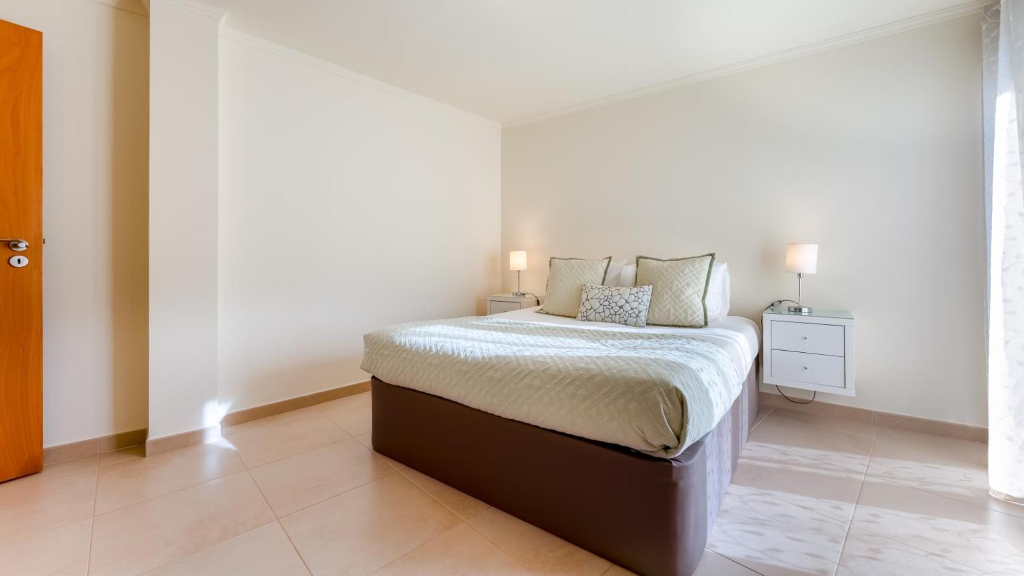 Modern 3 Bdr Duplex House With Terrace By Lovelystay Armacao de Pera