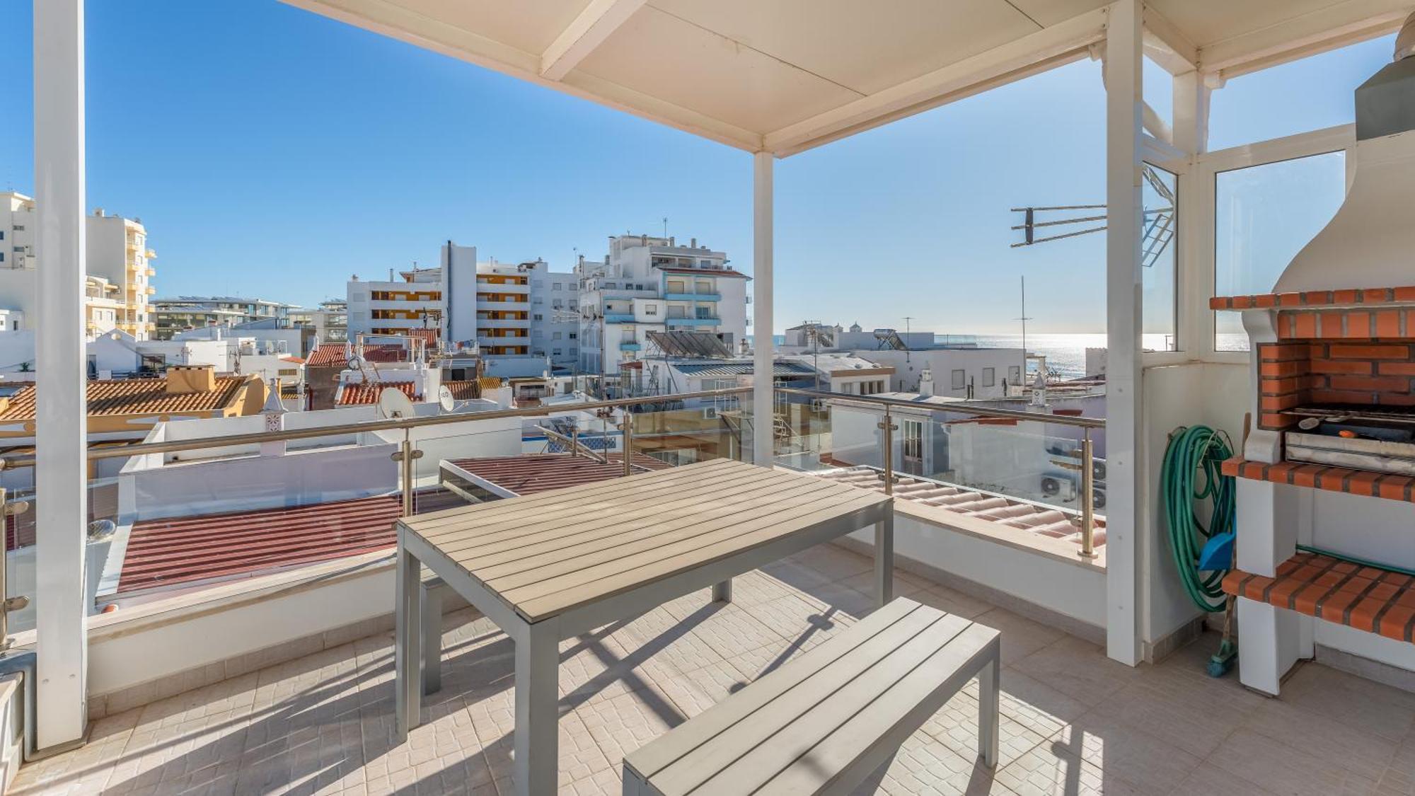 Apartment Modern 3 Bdr Duplex House With Terrace By Lovelystay *