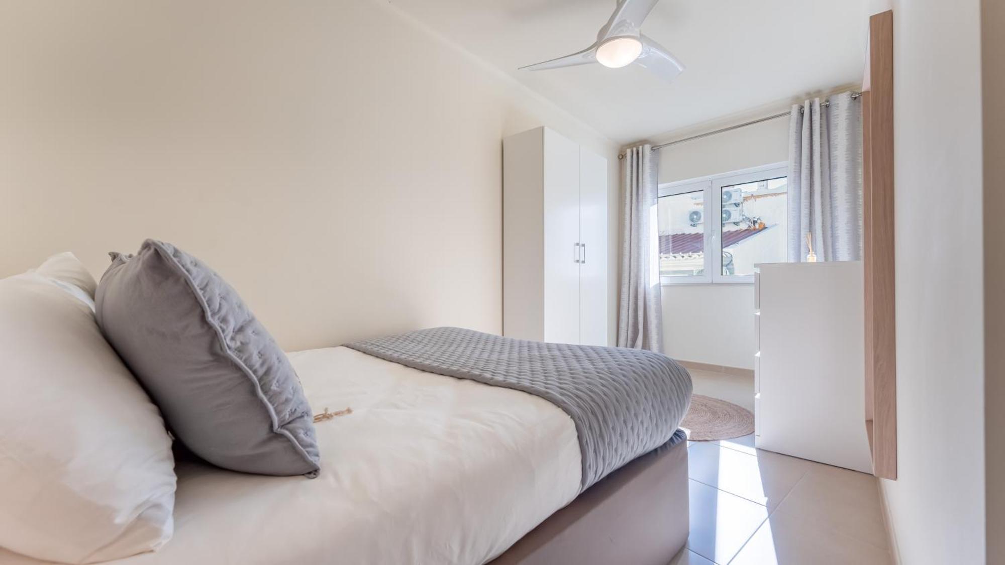 Modern 3 Bdr Duplex House With Terrace By Lovelystay *