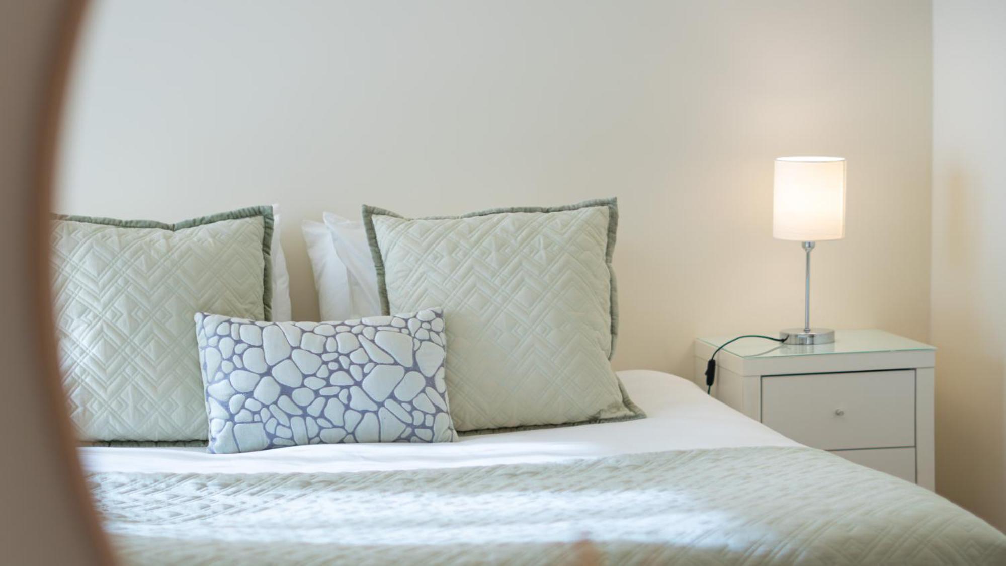 Modern 3 Bdr Duplex House With Terrace By Lovelystay Apartment