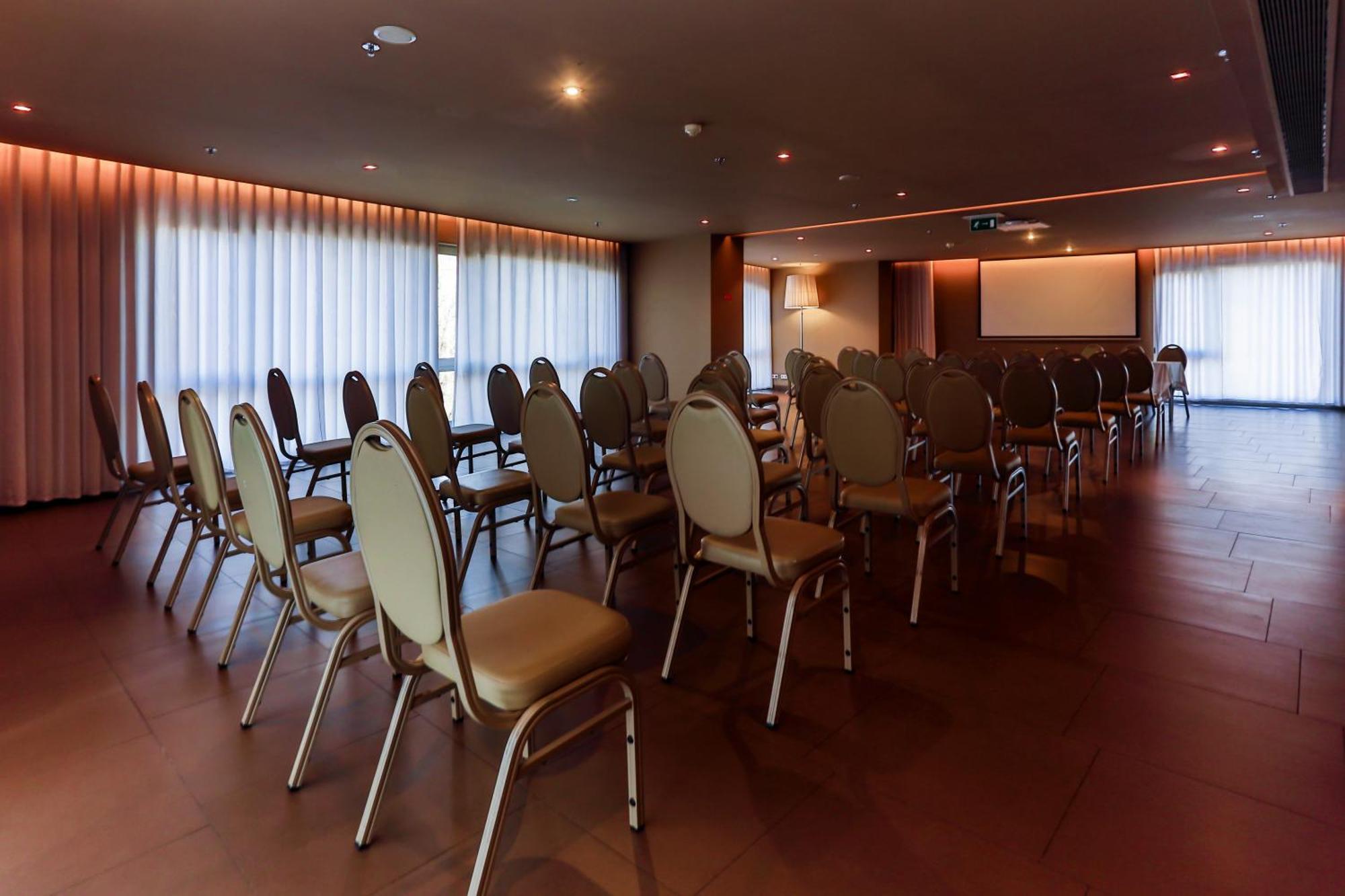Hotel Golden Tulip 4*