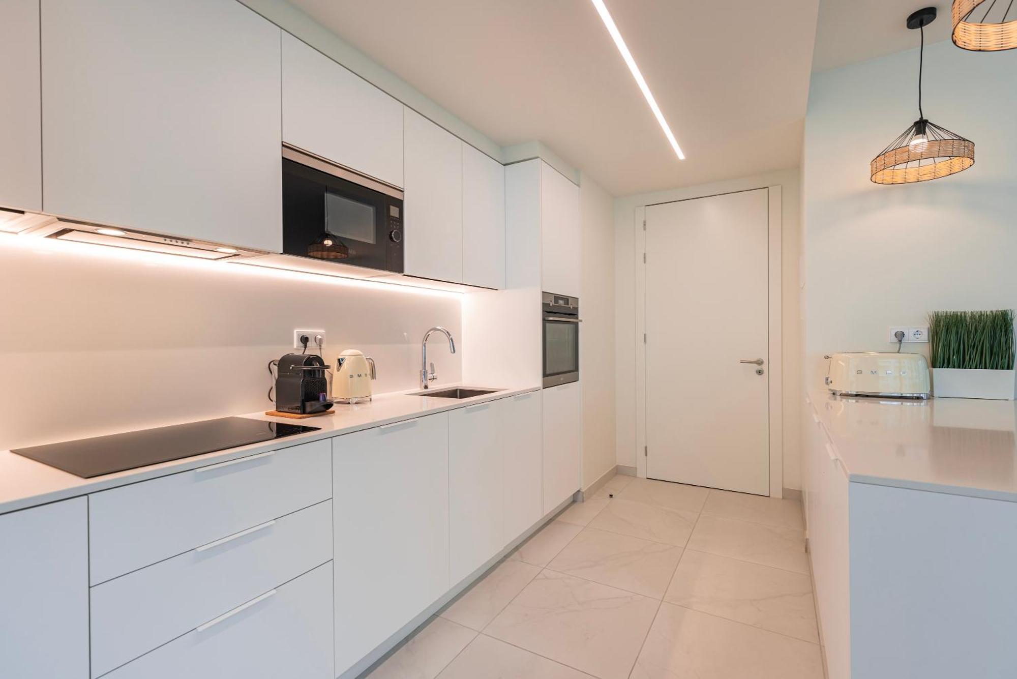 Bayline - Beachfront Pool And Sargo By Bedzy Apartment *