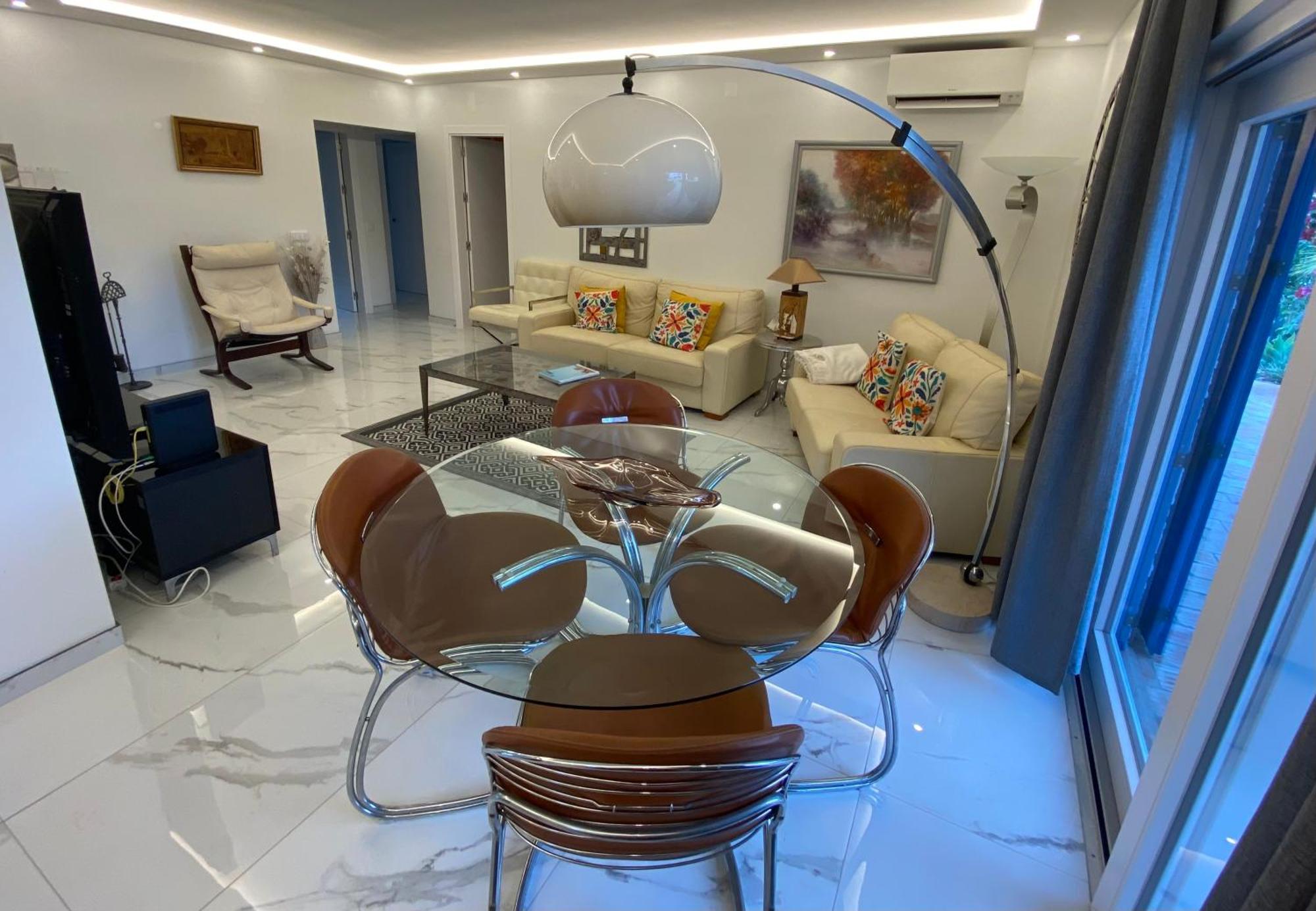 Chelsea Villa *