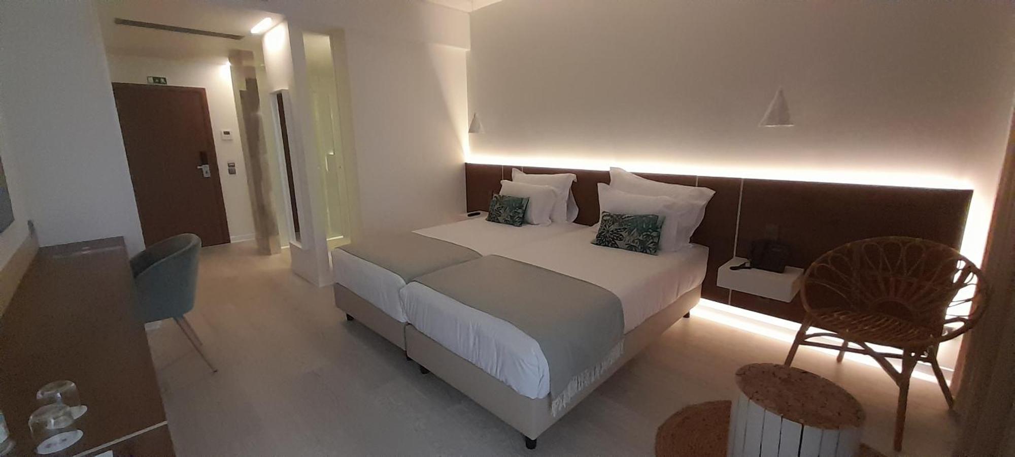 Hotel &