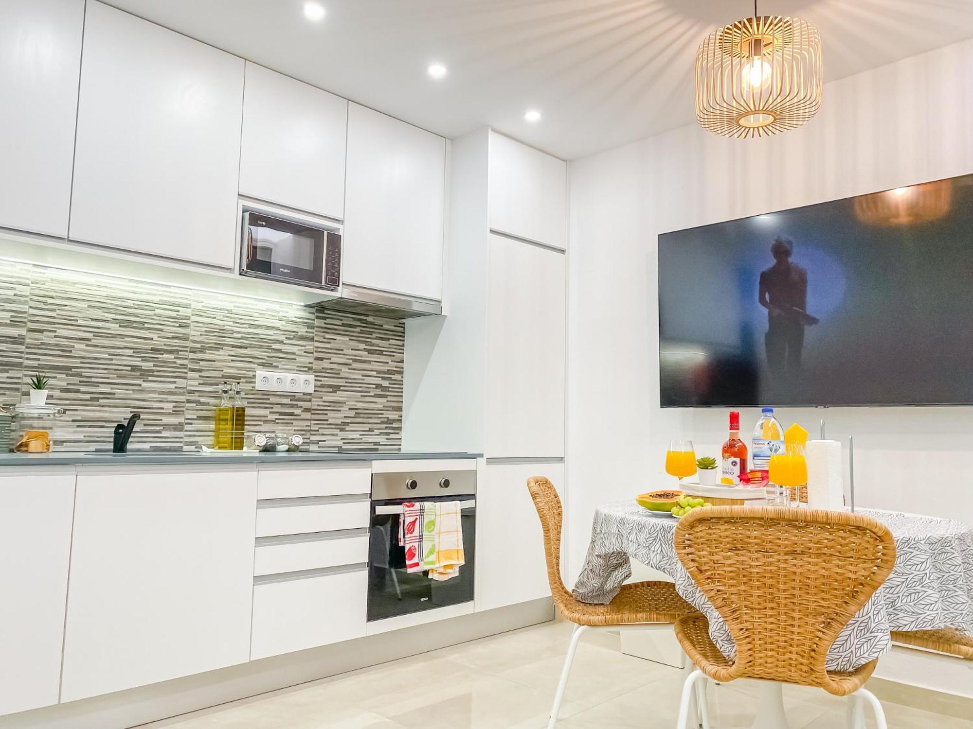 Apartment Luxury 2 Min Beach With Balcony, Ocean View, Wifi, Ac, Smarttv Portimao