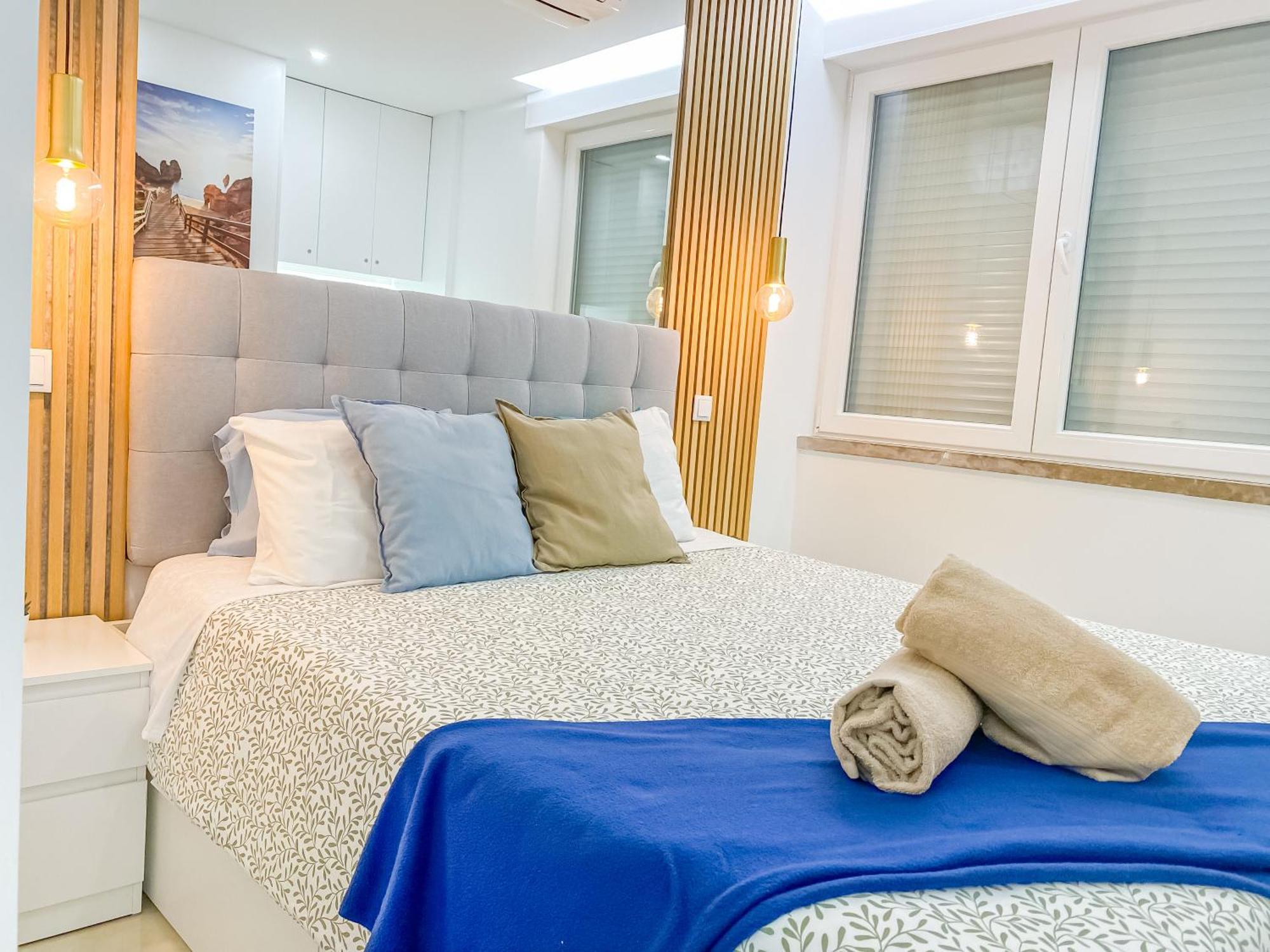 Luxury 2 Min Beach With Balcony, Ocean View, Wifi, Ac, Smarttv