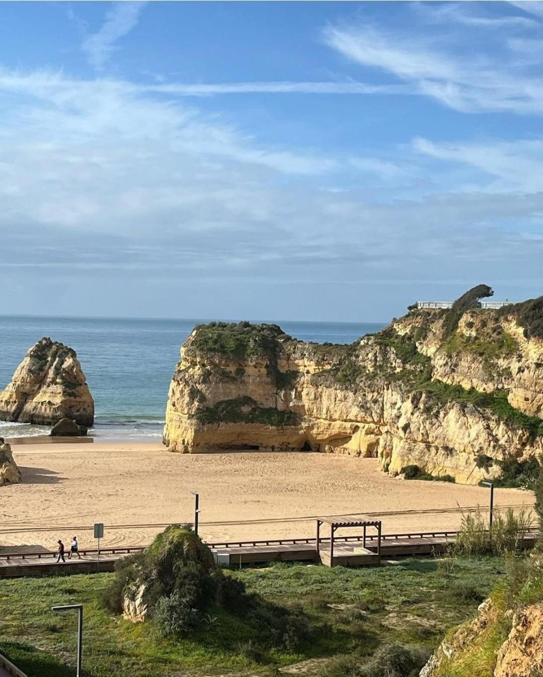 Luxury 2 Min Beach With Balcony, Ocean View, Wifi, Ac, Smarttv Apartment Portimao