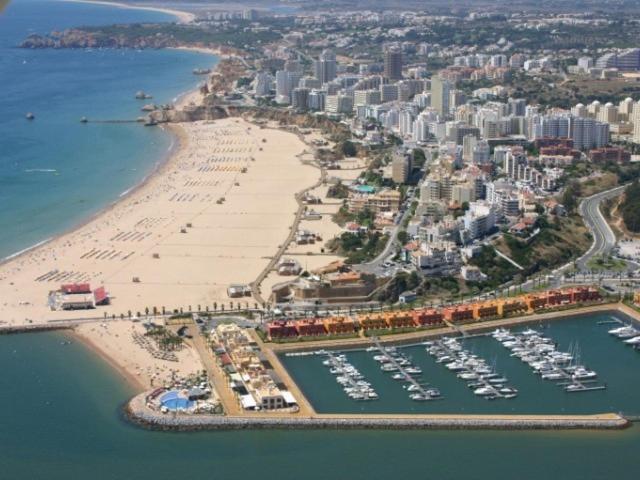 Luxury 2 Min Beach With Balcony, Ocean View, Wifi, Ac, Smarttv