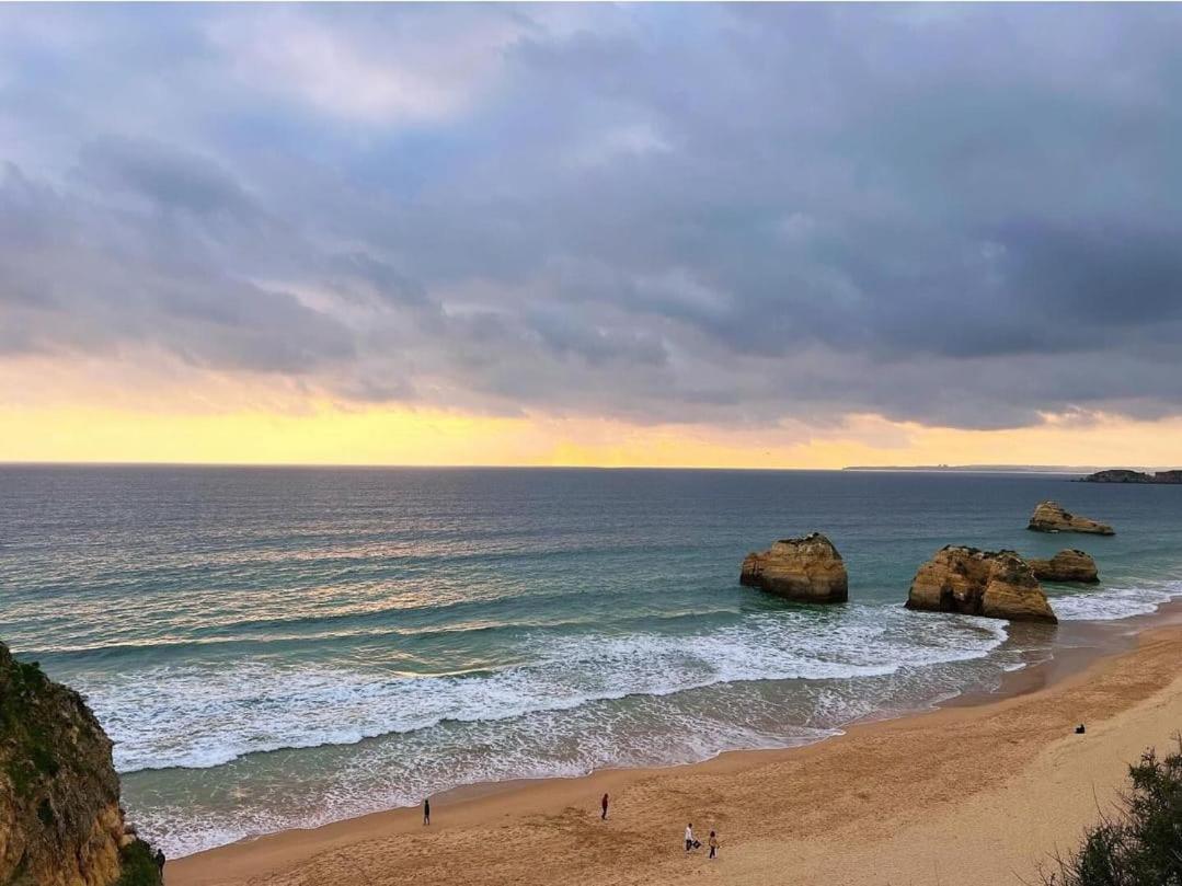 Luxury 2 Min Beach With Balcony, Ocean View, Wifi, Ac, Smarttv *
