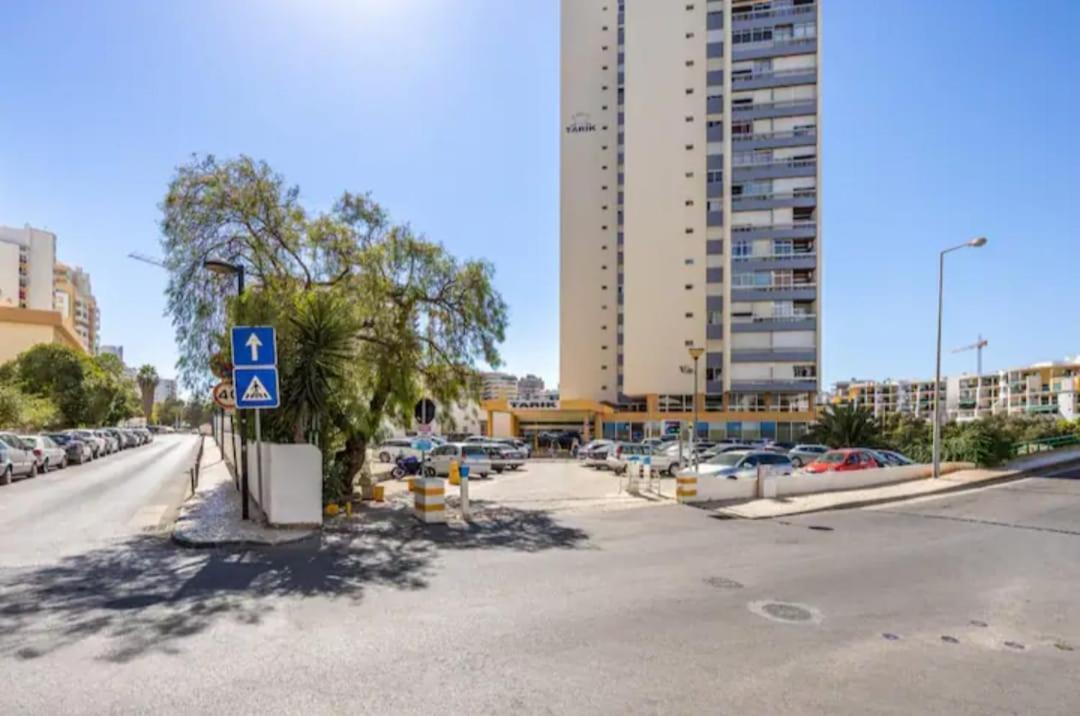 Luxury 2 Min Beach With Balcony, Ocean View, Wifi, Ac, Smarttv * Portimao